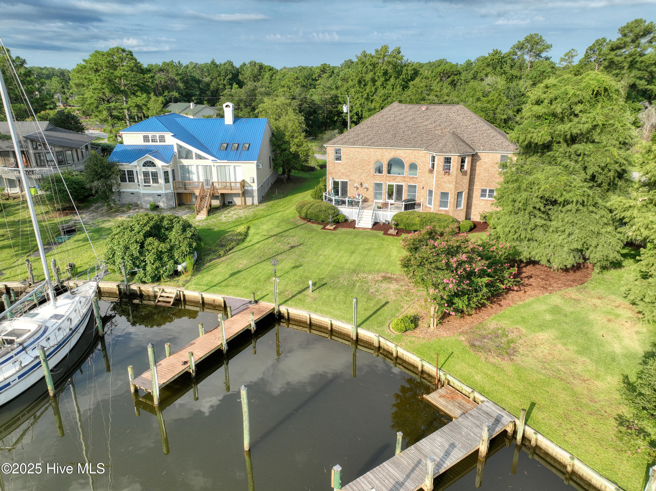 New Bern, North Carolina, 28560, United States, 4 Bedrooms Bedrooms, ,3 BathroomsBathrooms,Residential,For Sale,1907556