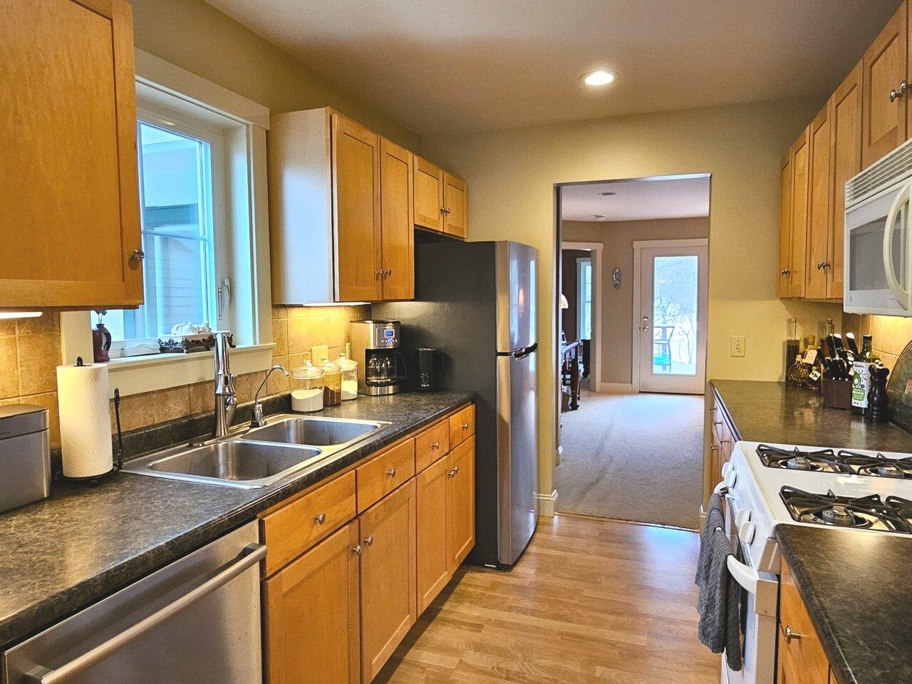 Williston, Vermont, 05495, United States, 2 Bedrooms Bedrooms, ,3 BathroomsBathrooms,Residential,For Sale,1896161