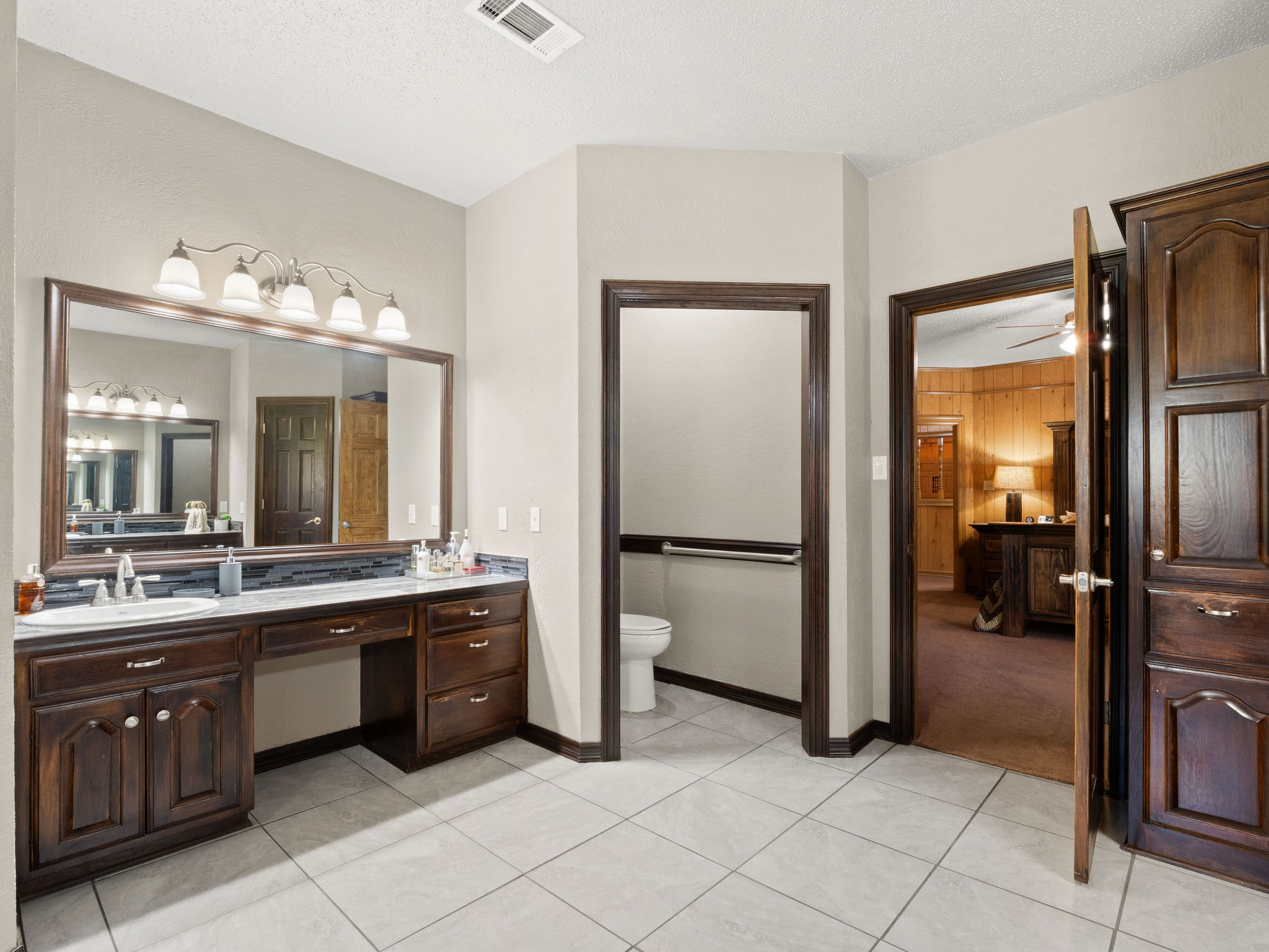 Zwolle, Louisiana, 71486, United States, 5 Bedrooms Bedrooms, ,3 BathroomsBathrooms,Residential,For Sale,1981648