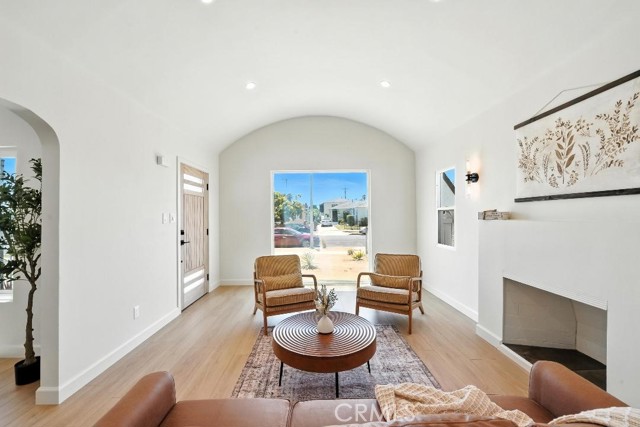 Los Angeles, California, 90047, United States, 2 Bedrooms Bedrooms, ,1 BathroomBathrooms,Residential,For Sale,1931477