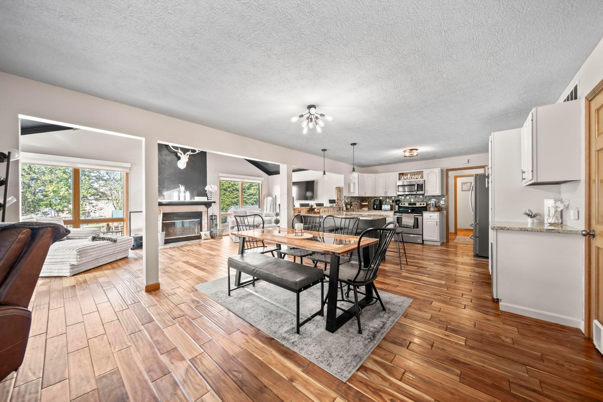 Marion, Ohio, 43302, United States, 4 Bedrooms Bedrooms, ,4 BathroomsBathrooms,Residential,For Sale,1961086