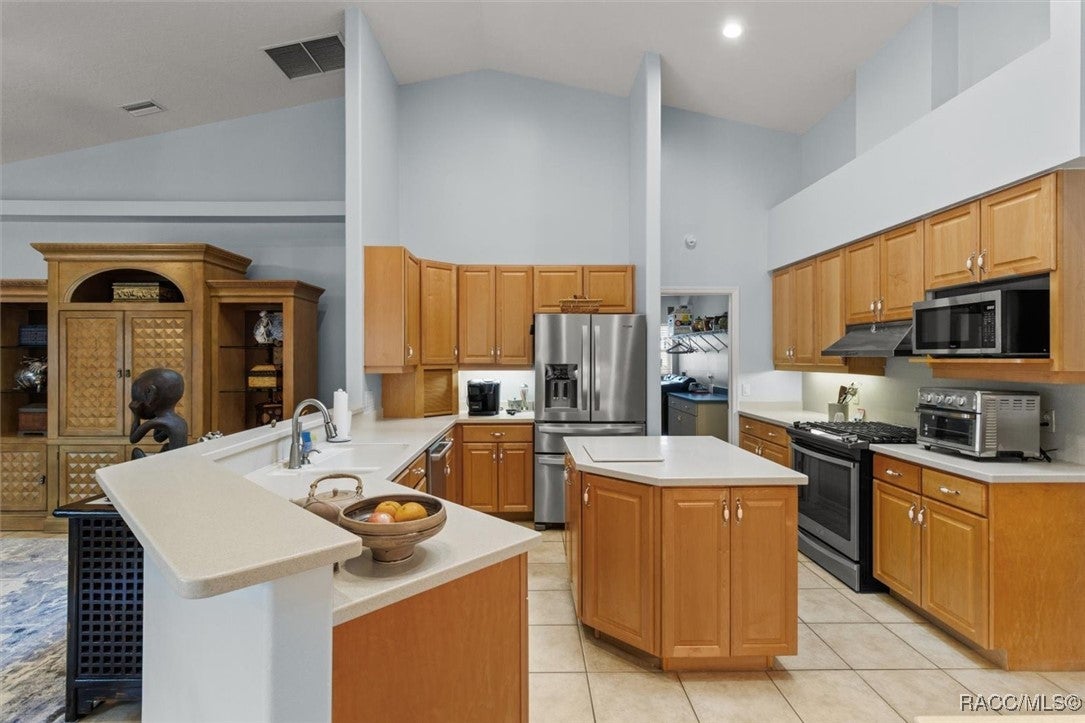 Hernando, Florida, 34442, United States, 3 Bedrooms Bedrooms, ,2 BathroomsBathrooms,Residential,For Sale,1846869