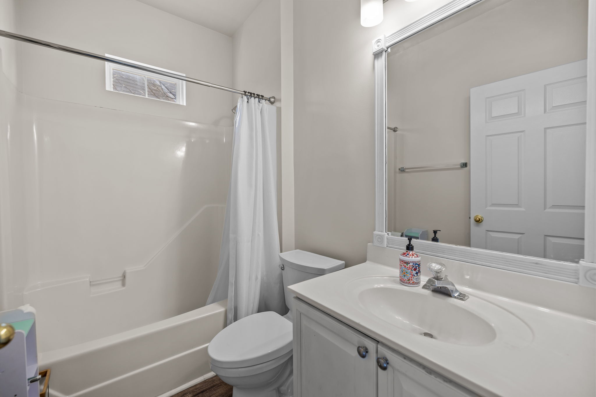 Matthews, North Carolina, 28105, United States, 6 Bedrooms Bedrooms, ,3 BathroomsBathrooms,Residential,For Sale,2005712