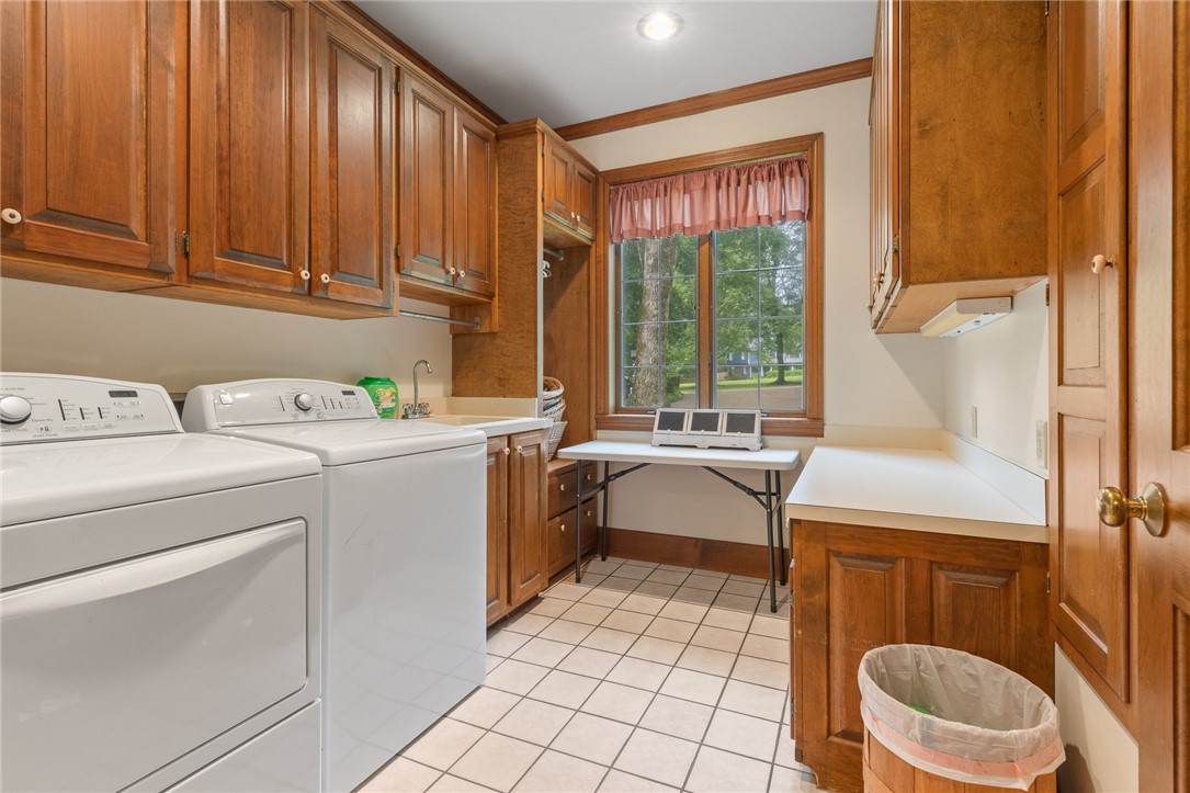 Harrison, Arkansas, 72601, United States, 7 Bedrooms Bedrooms, ,5 BathroomsBathrooms,Residential,For Sale,1850166