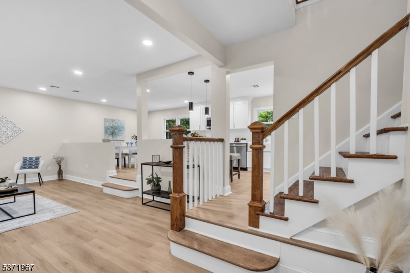 Berkeley Heights Twp., New Jersey, 07922, United States, 5 Bedrooms Bedrooms, ,3 BathroomsBathrooms,Residential,For Sale,1927400