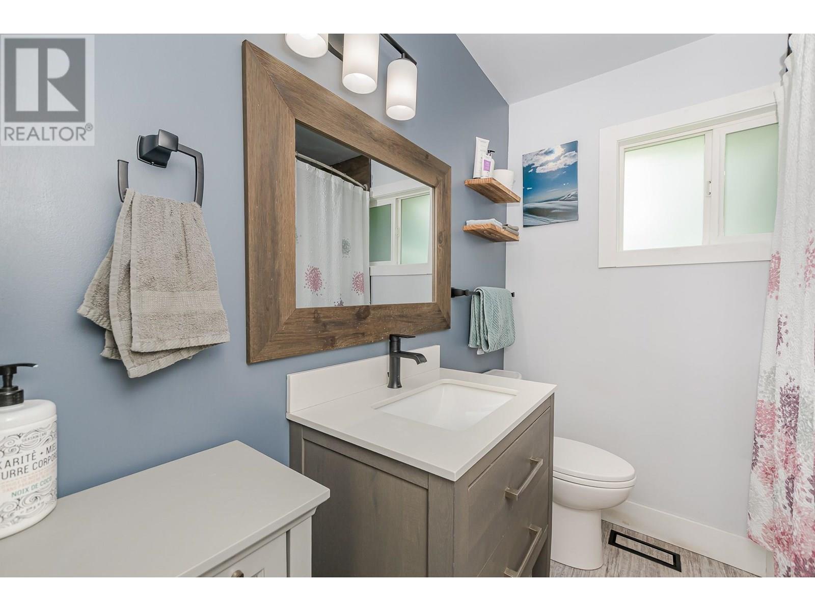 SICAMOUS, British Columbia, V0E 2V4, CA, 3 Bedrooms Bedrooms, ,2 BathroomsBathrooms,Residential,For Sale,1903862