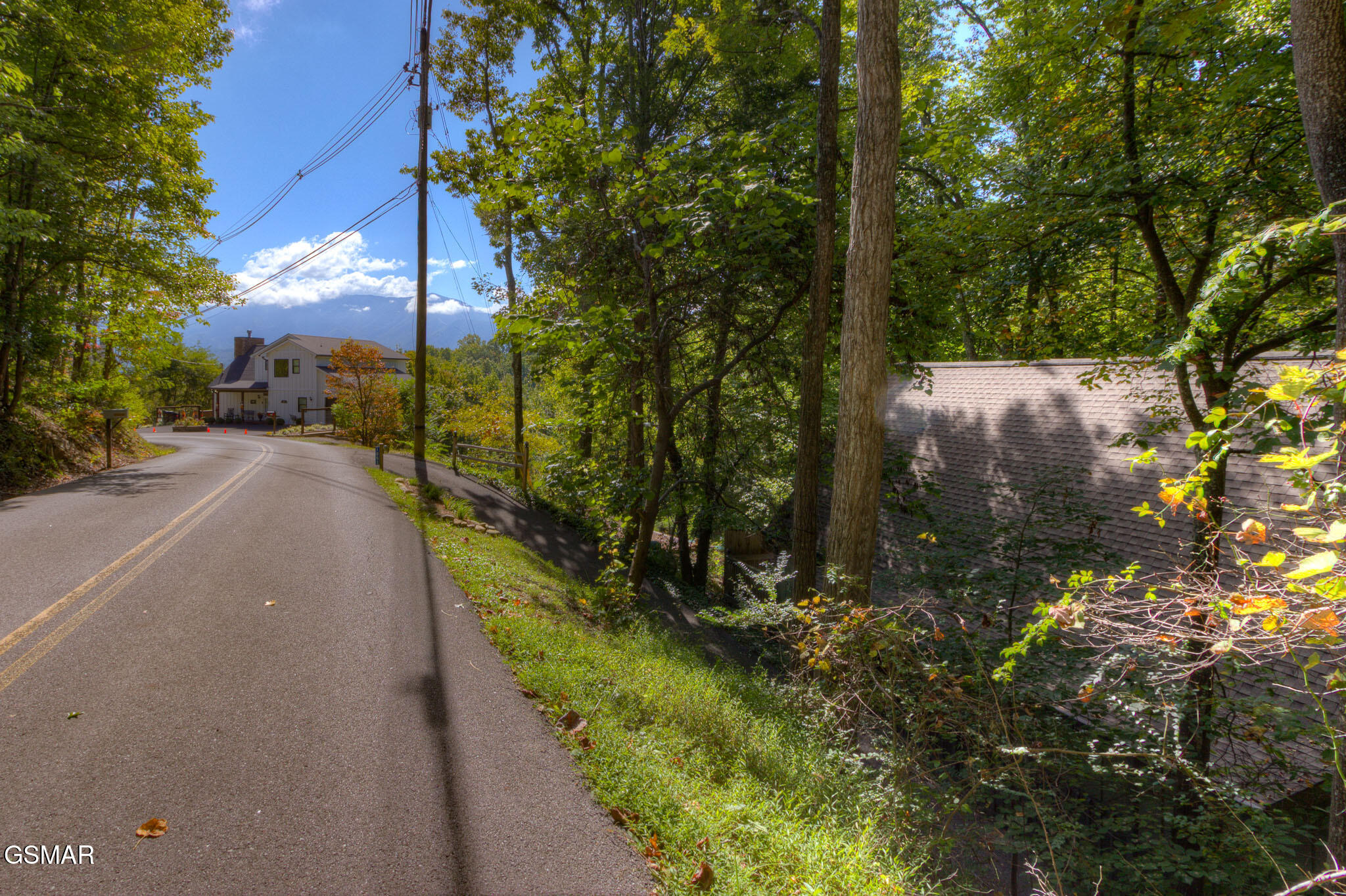 Gatlinburg, Tennessee, 37738, United States, 3 Bedrooms Bedrooms, ,4 BathroomsBathrooms,Residential,For Sale,1979752