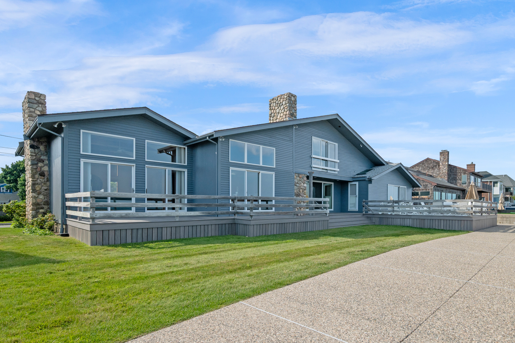  Exceptional Waterfront Property - 物件實景