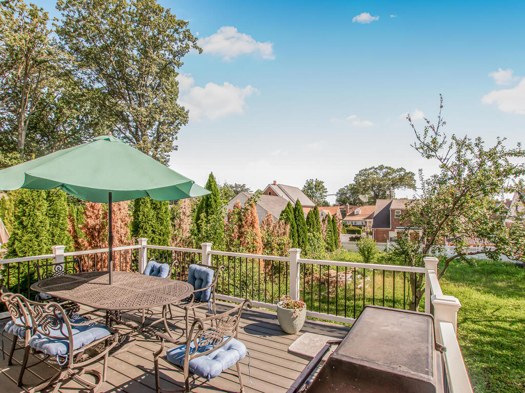 Yonkers, New York, 10704, United States, 4 Bedrooms Bedrooms, ,4 BathroomsBathrooms,Residential,For Sale,1977850