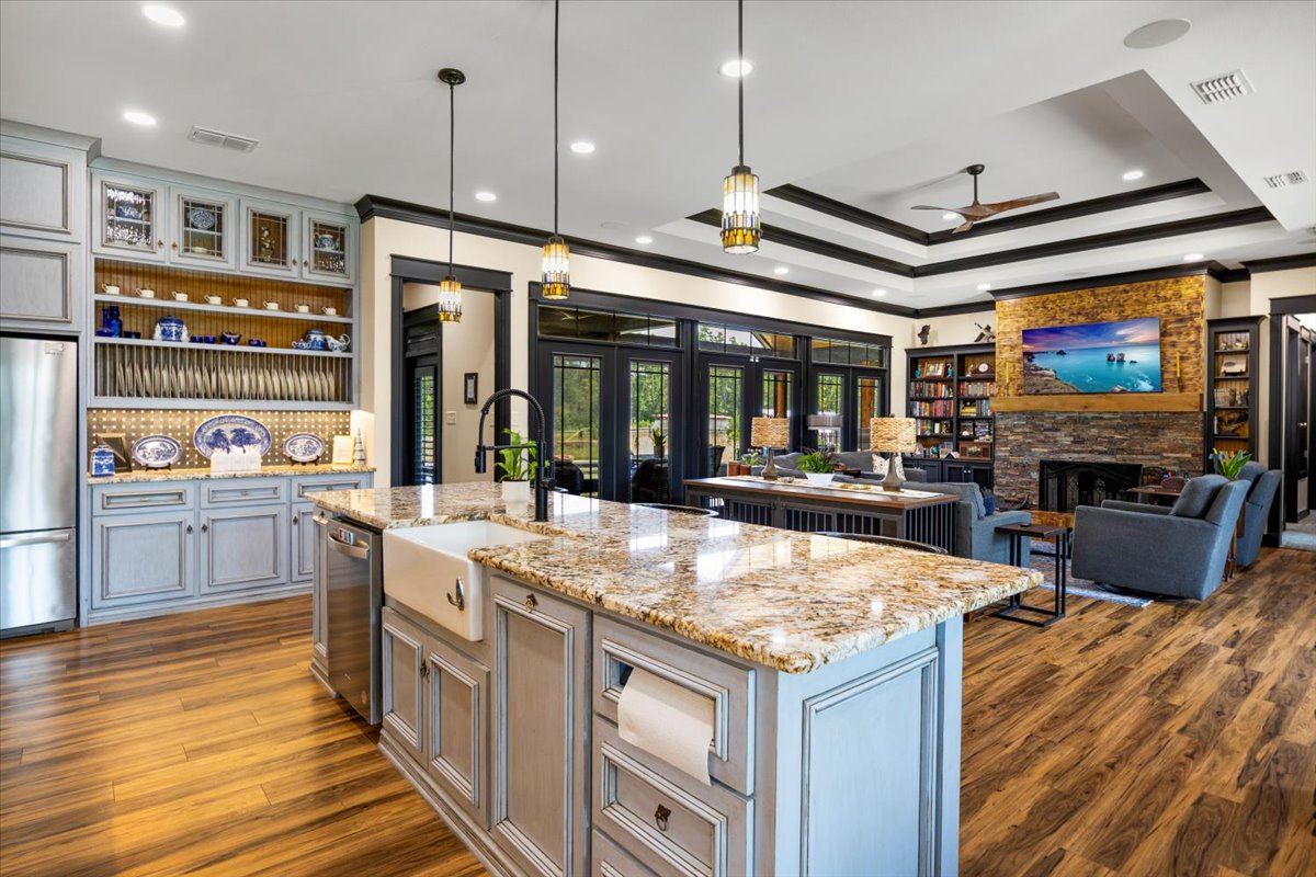 Long Branch, Texas, 75669, United States, 4 Bedrooms Bedrooms, ,4 BathroomsBathrooms,Residential,For Sale,1908688