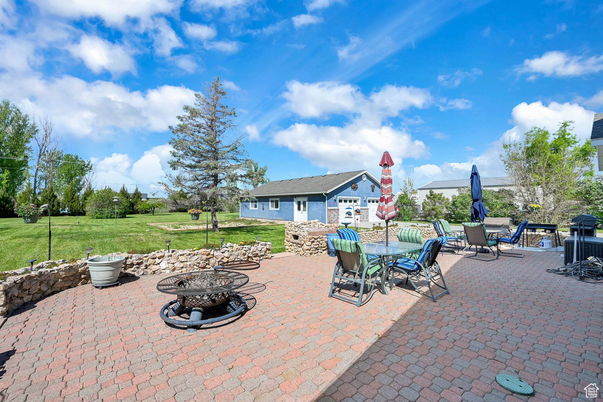 Farr West, Utah, 84404, United States, 4 Bedrooms Bedrooms, ,3 BathroomsBathrooms,Residential,For Sale,1865277