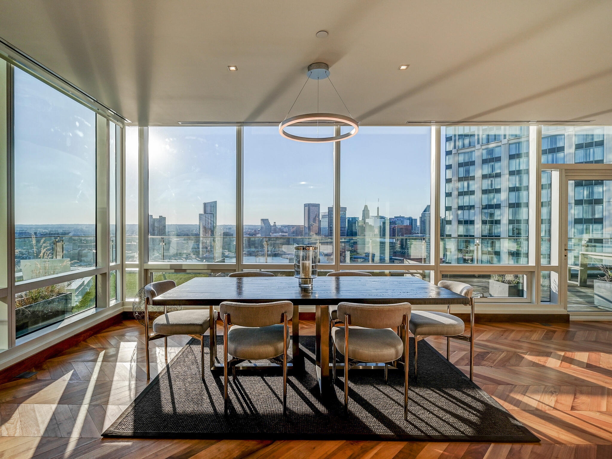  Four Seasons Private Residences - 物件實景