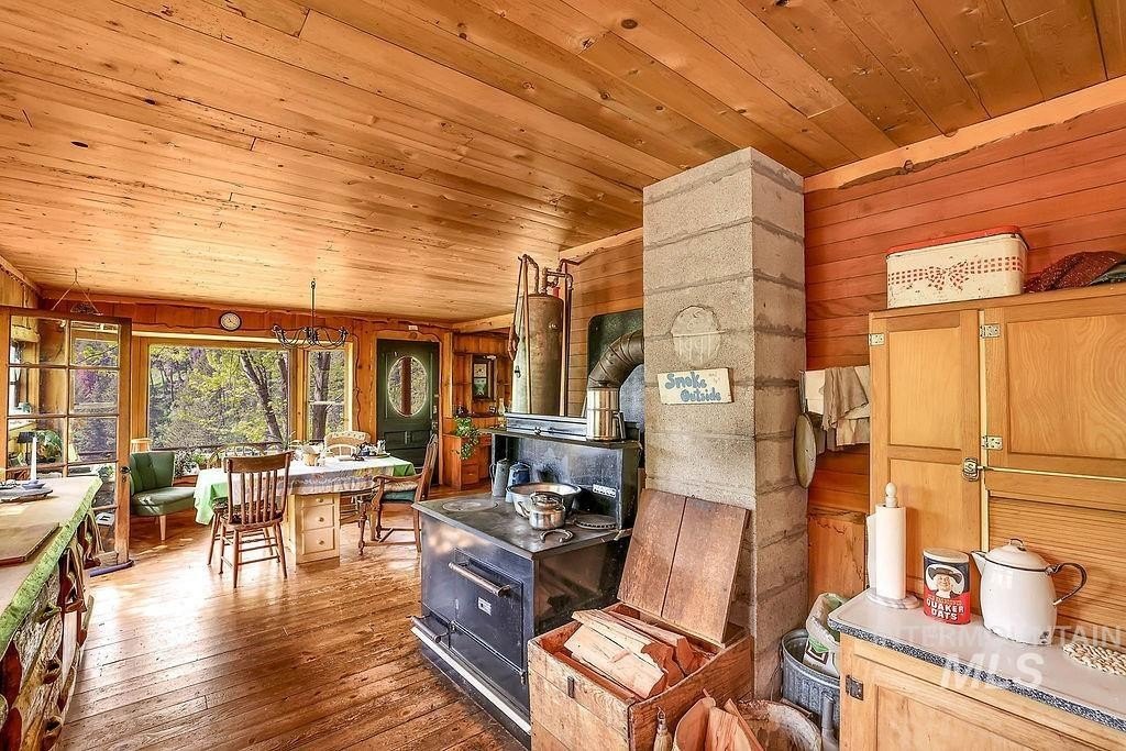 Riggins, Idaho, 83549, United States, 2 Bedrooms Bedrooms, ,1 BathroomBathrooms,Residential,For Sale,1826044