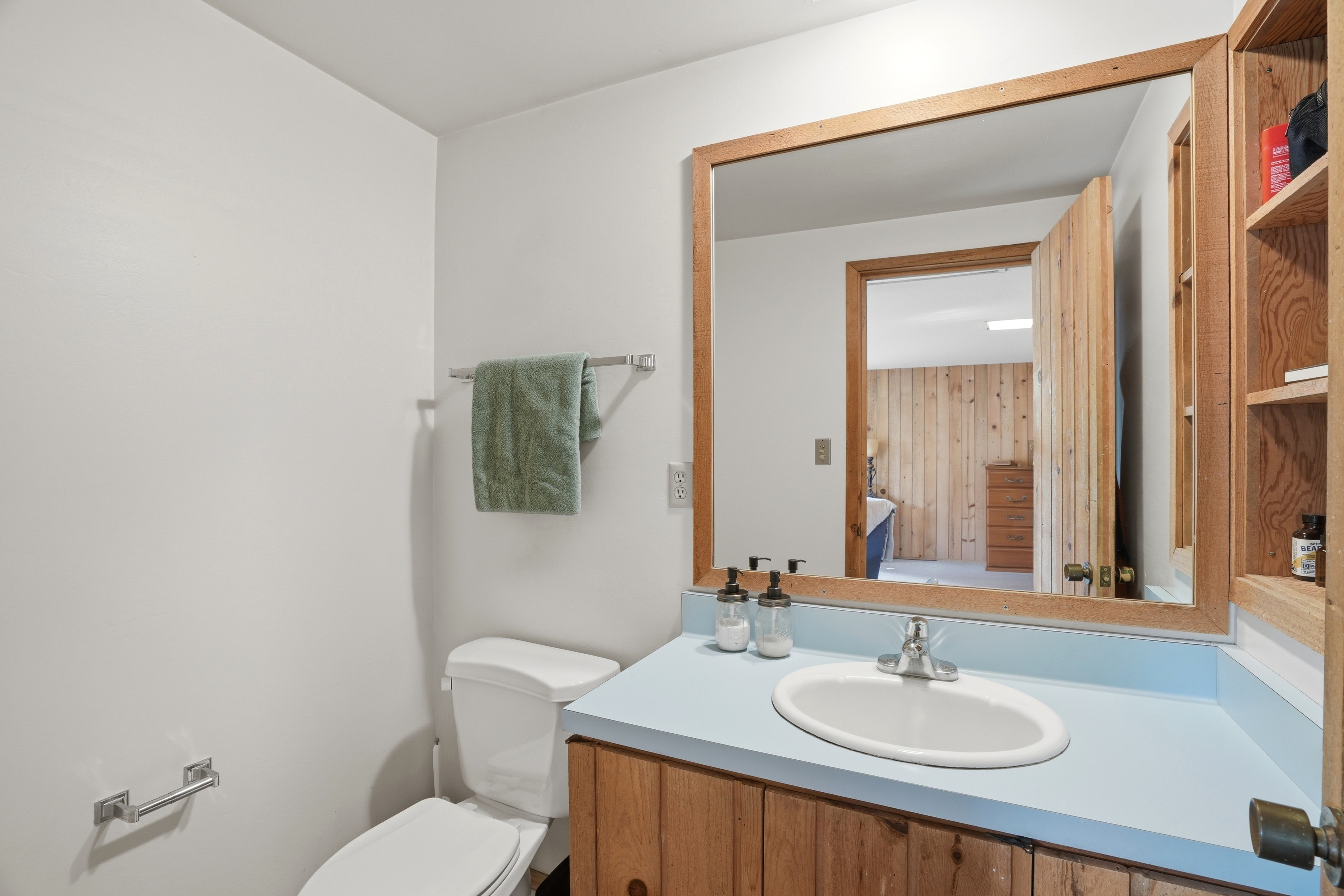  Single-Level Rancher in Coveted Neighborhood - 物件實景