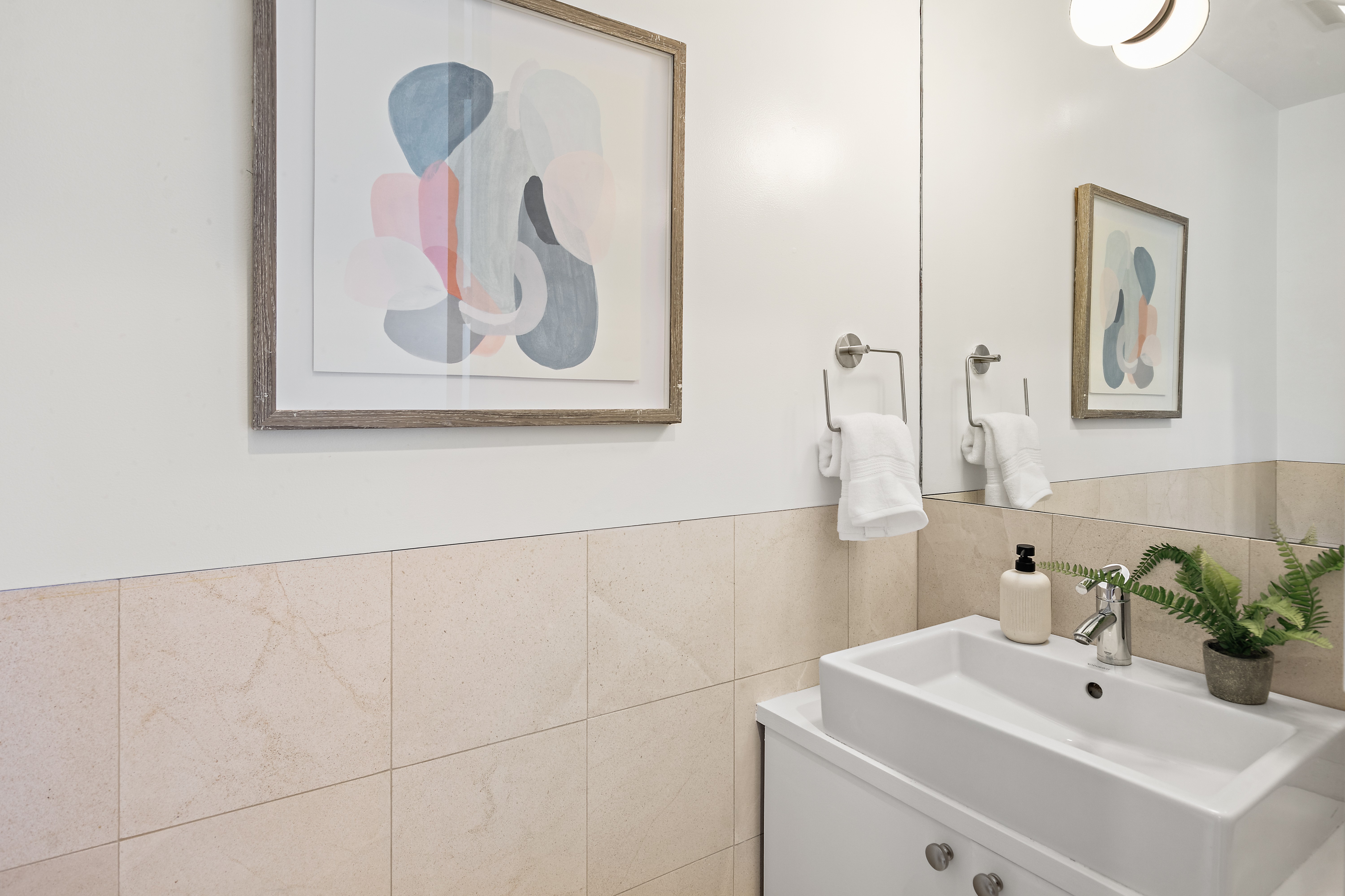  Sophisticated West Berkeley Condominium Designed for Everyday Comfort - 物件實景