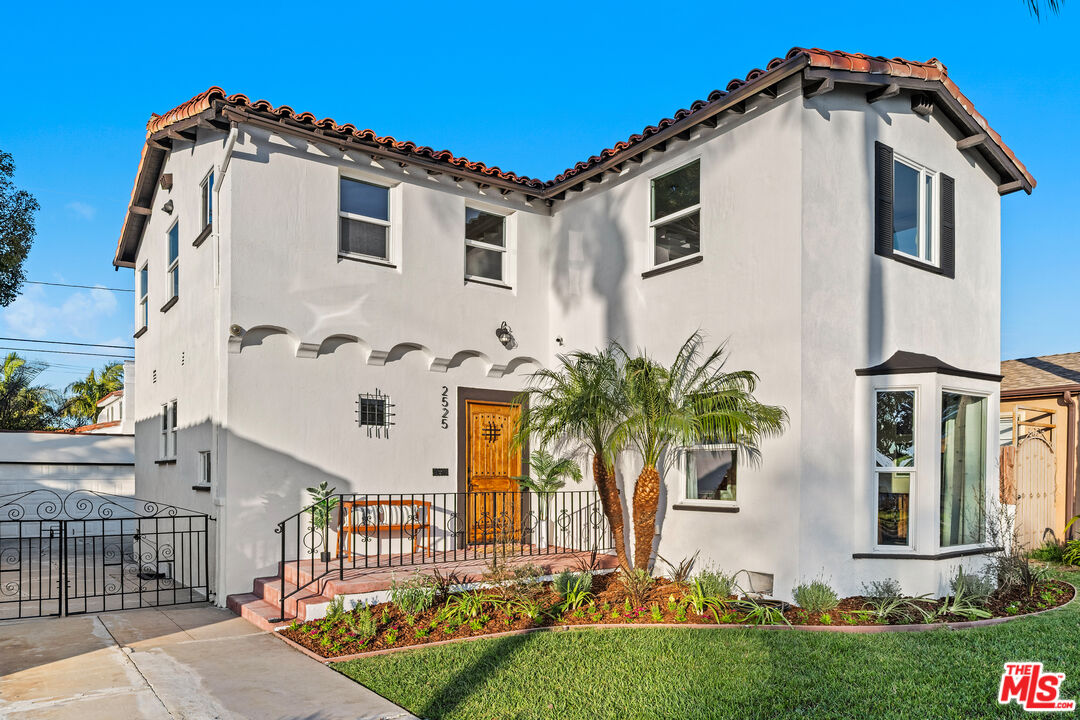 Inglewood, California, 90305, United States, 4 Bedrooms Bedrooms, ,3 BathroomsBathrooms,Residential,For Sale,2003148