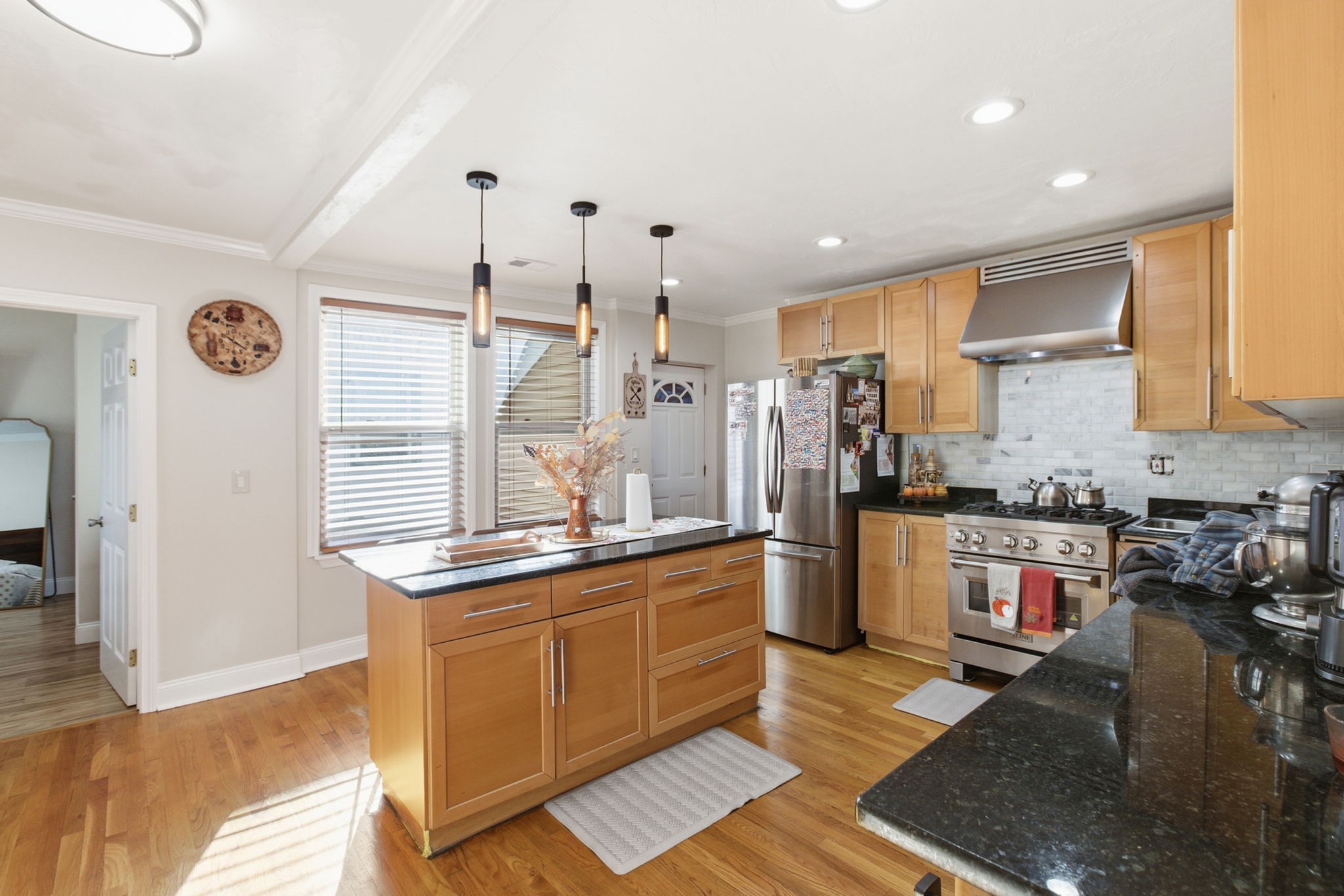 Boston, Massachusetts, 02121, United States, 5 Bedrooms Bedrooms, ,2 BathroomsBathrooms,Residential,For Sale,1993888