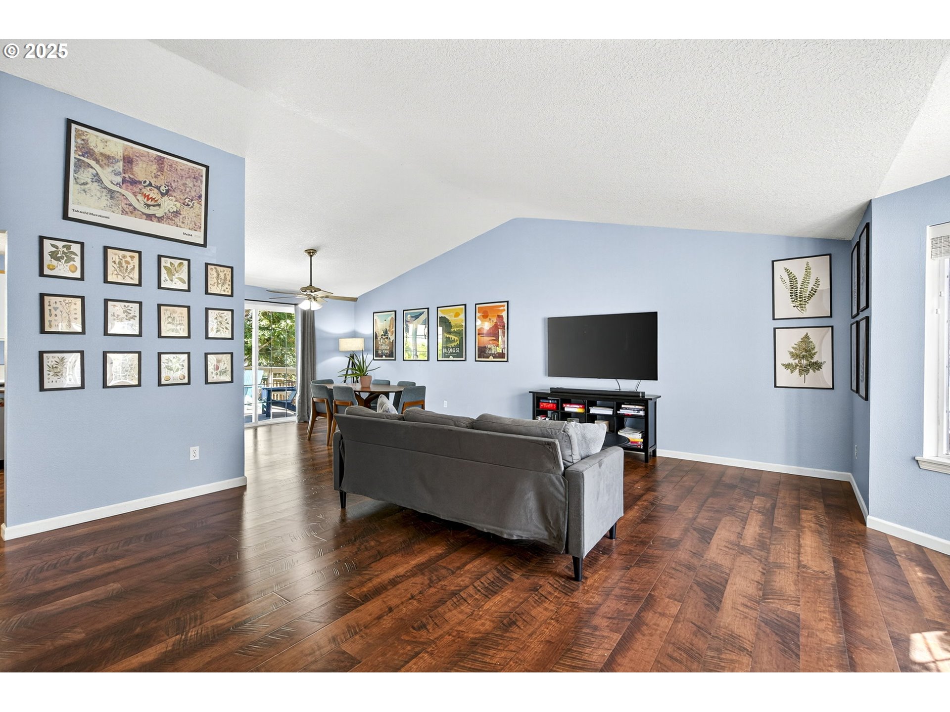 Dundee, Oregon, 97115, United States, 3 Bedrooms Bedrooms, ,2 BathroomsBathrooms,Residential,For Sale,1903917