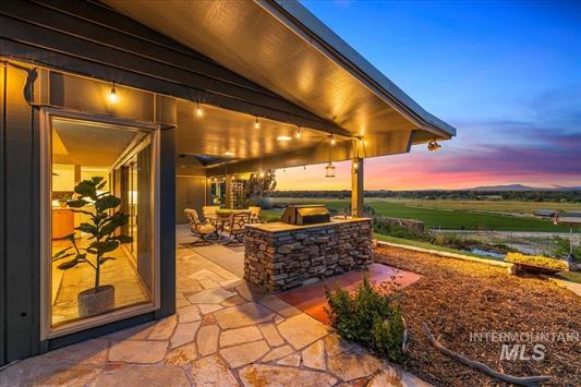 Caldwell, Idaho, 83605, United States, 2 Bedrooms Bedrooms, ,3 BathroomsBathrooms,Residential,For Sale,1979980