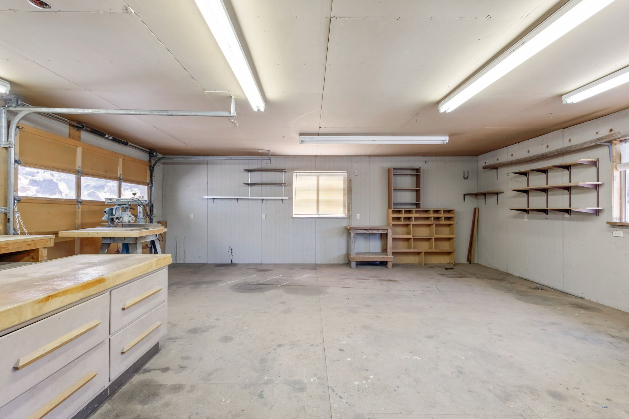 Prineville, Oregon, 97754, United States, 3 Bedrooms Bedrooms, ,2 BathroomsBathrooms,Residential,For Sale,1919423