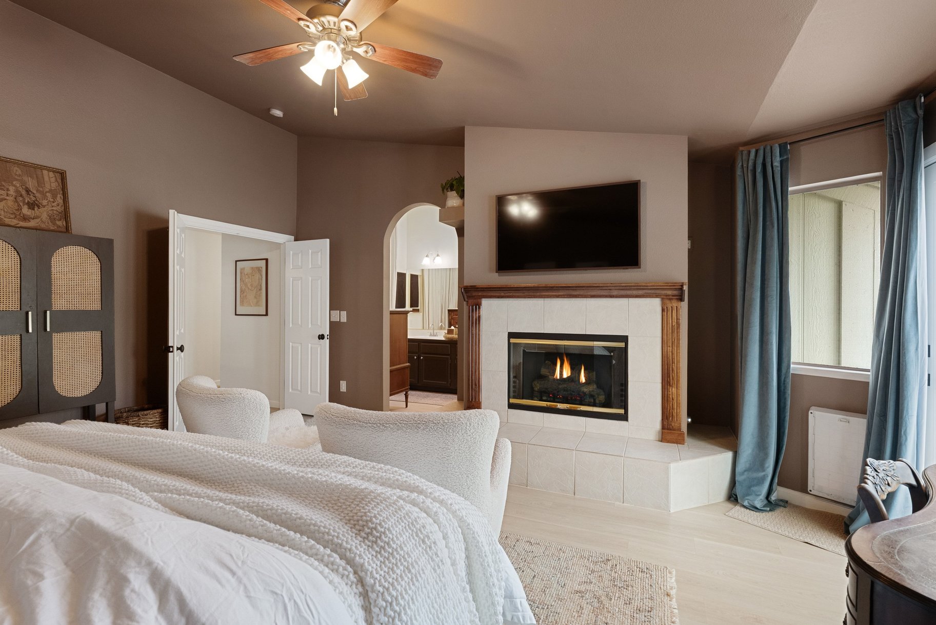  Windhaven Home with Designer Kitchen and Extensive Upgrades - 物件實景