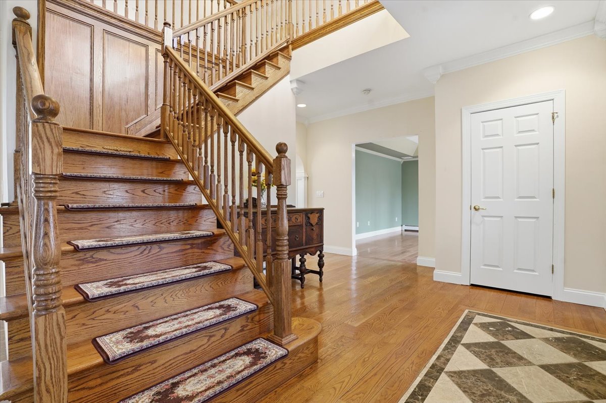 Milford, Pennsylvania, 18337, United States, 4 Bedrooms Bedrooms, ,3 BathroomsBathrooms,Residential,For Sale,2013781