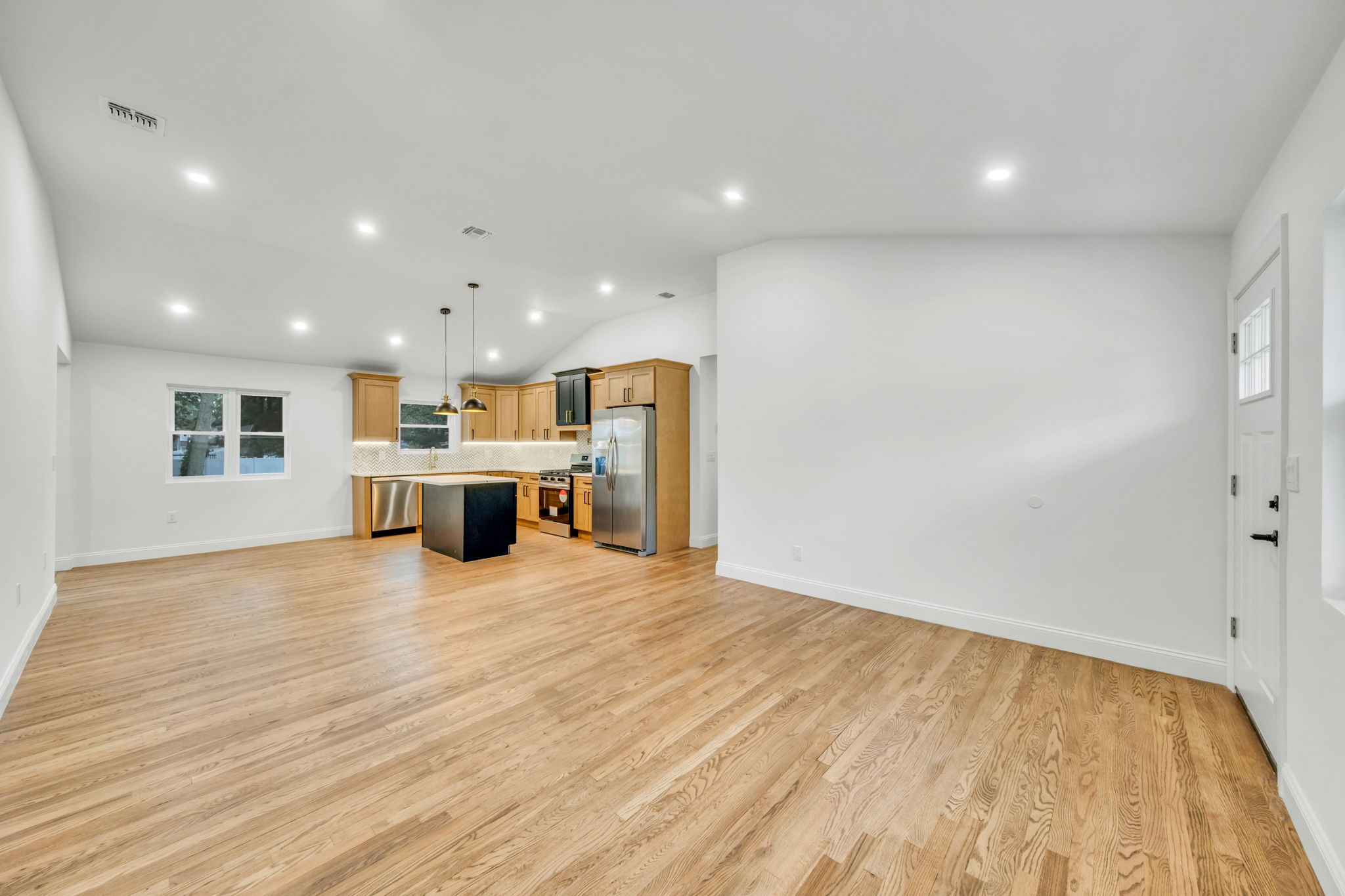 Centereach, New York, 11720, United States, 3 Bedrooms Bedrooms, ,3 BathroomsBathrooms,Residential,For Sale,1851254