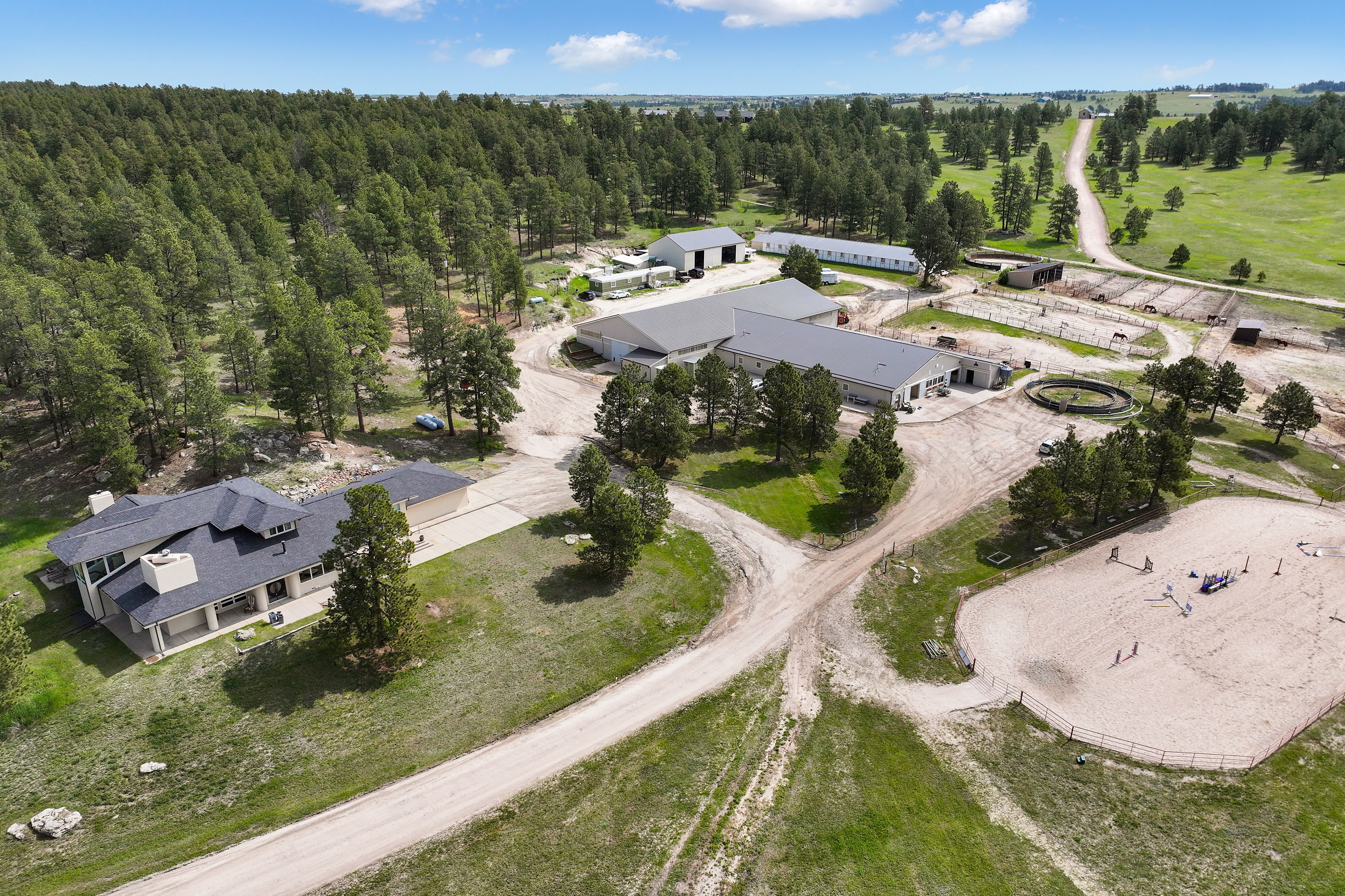  Discovery Farm: 157 Acres of Mid-Century Design and Equestrian Excellence - 物件實景