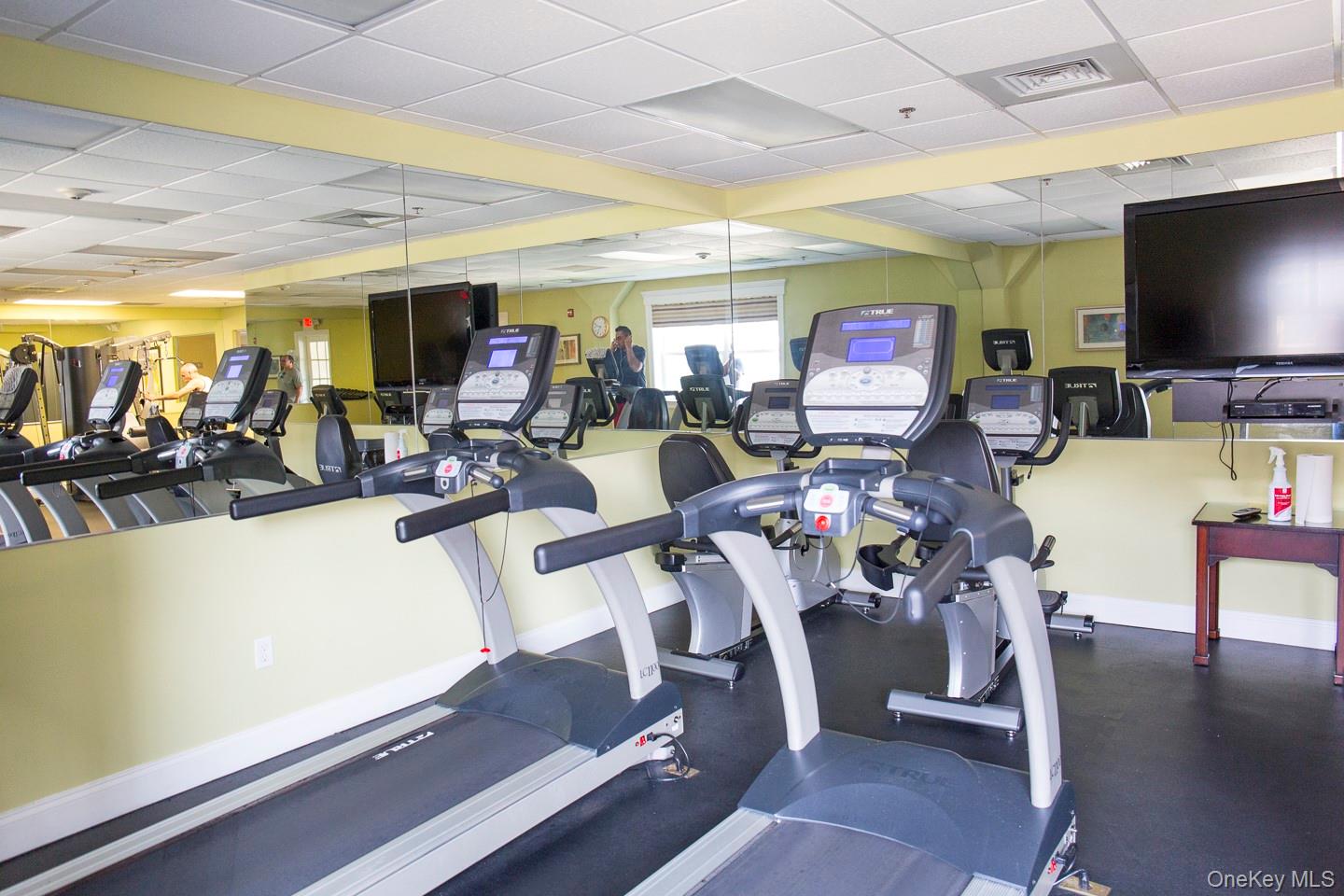 Valley Stream, New York, 11580, United States, 2 Bedrooms Bedrooms, ,2 BathroomsBathrooms,Residential,For Sale,2002901