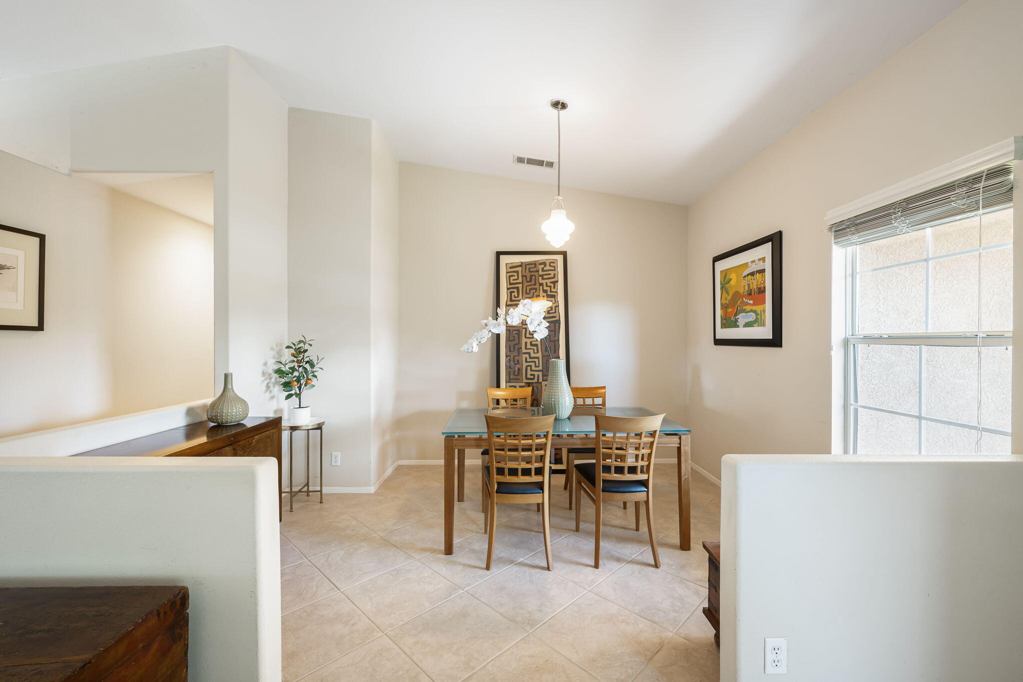 Indio, California, 92201, United States, 3 Bedrooms Bedrooms, ,2 BathroomsBathrooms,Residential,For Sale,1910889