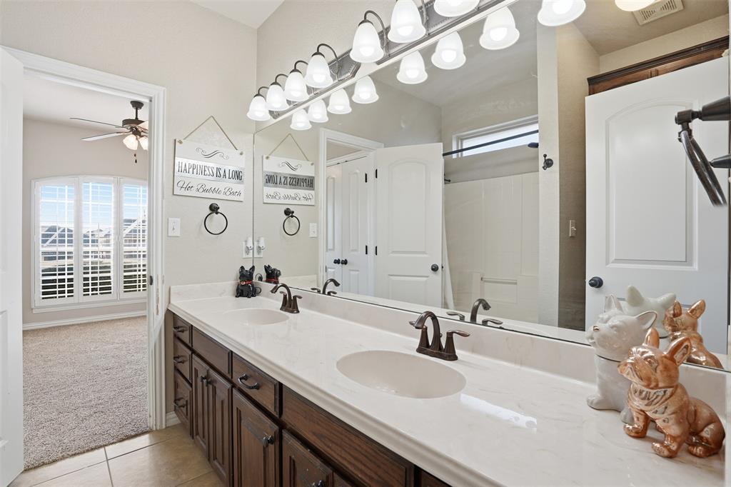 Cleburne, Texas, 76033, United States, 4 Bedrooms Bedrooms, ,3 BathroomsBathrooms,Residential,For Sale,2002191