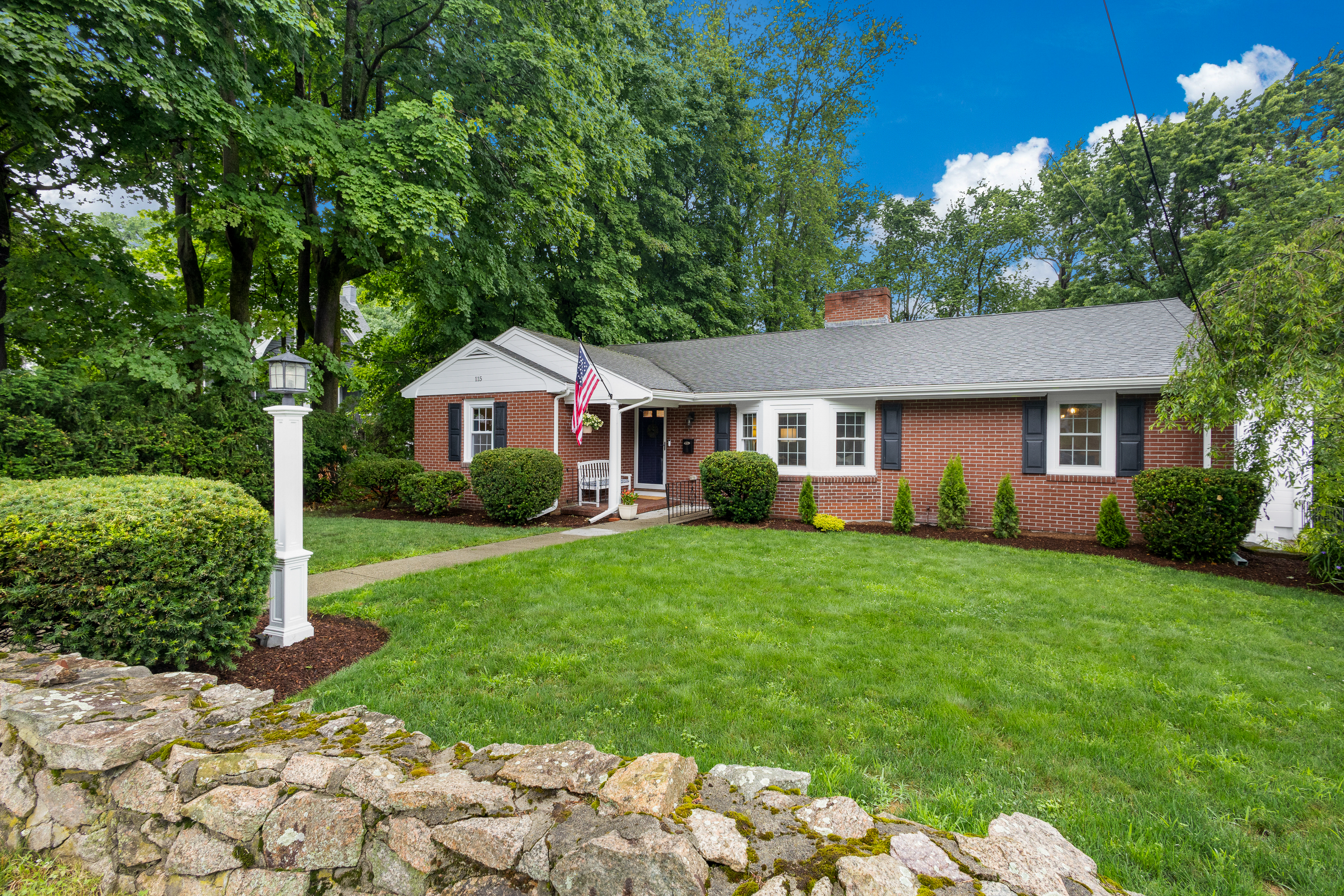  115 Walnut Street, Dedham, MA, 02026 - 物件實景
