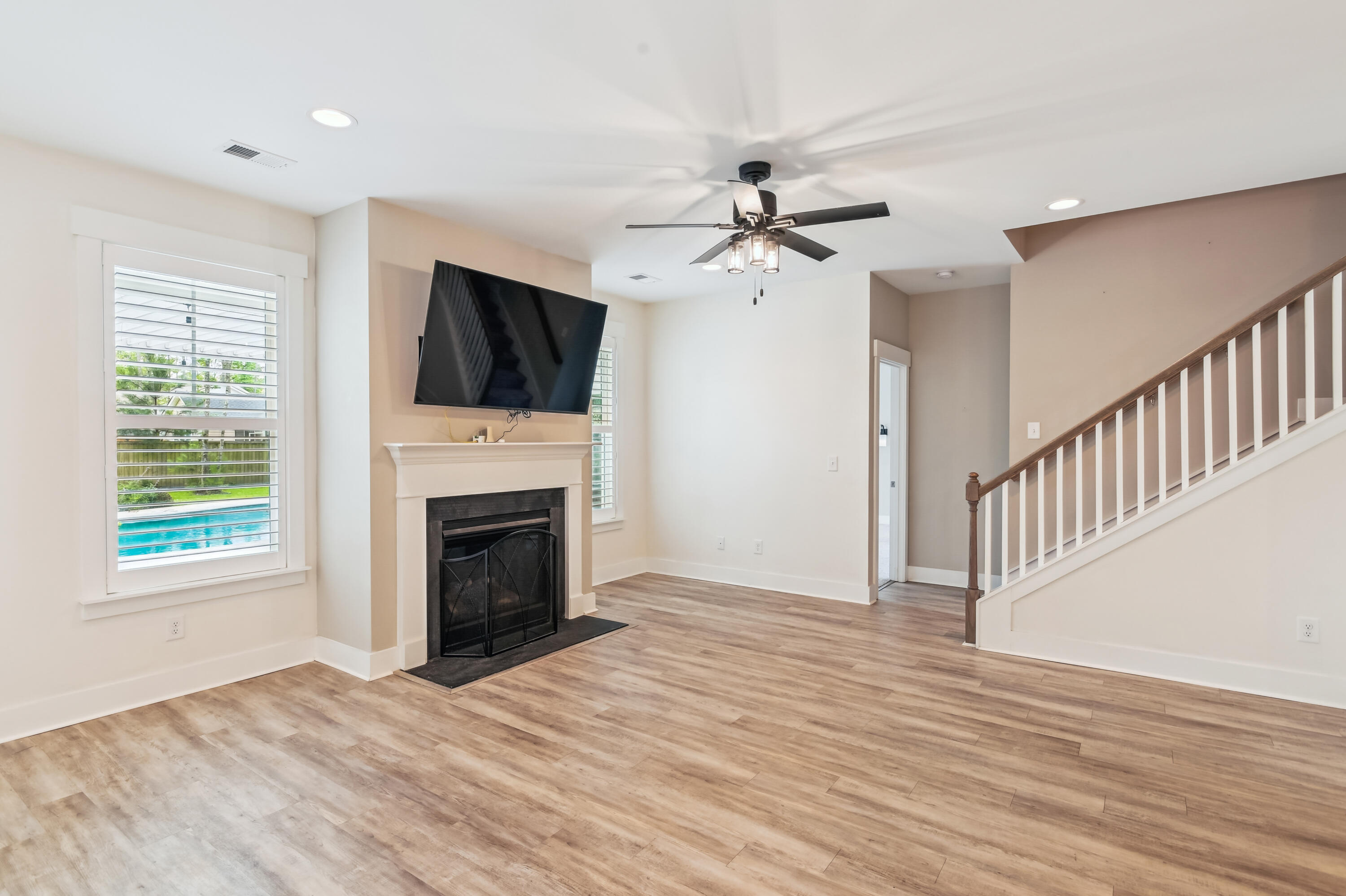 Summerville, South Carolina, 29483, United States, 4 Bedrooms Bedrooms, ,4 BathroomsBathrooms,Residential,For Sale,1897286
