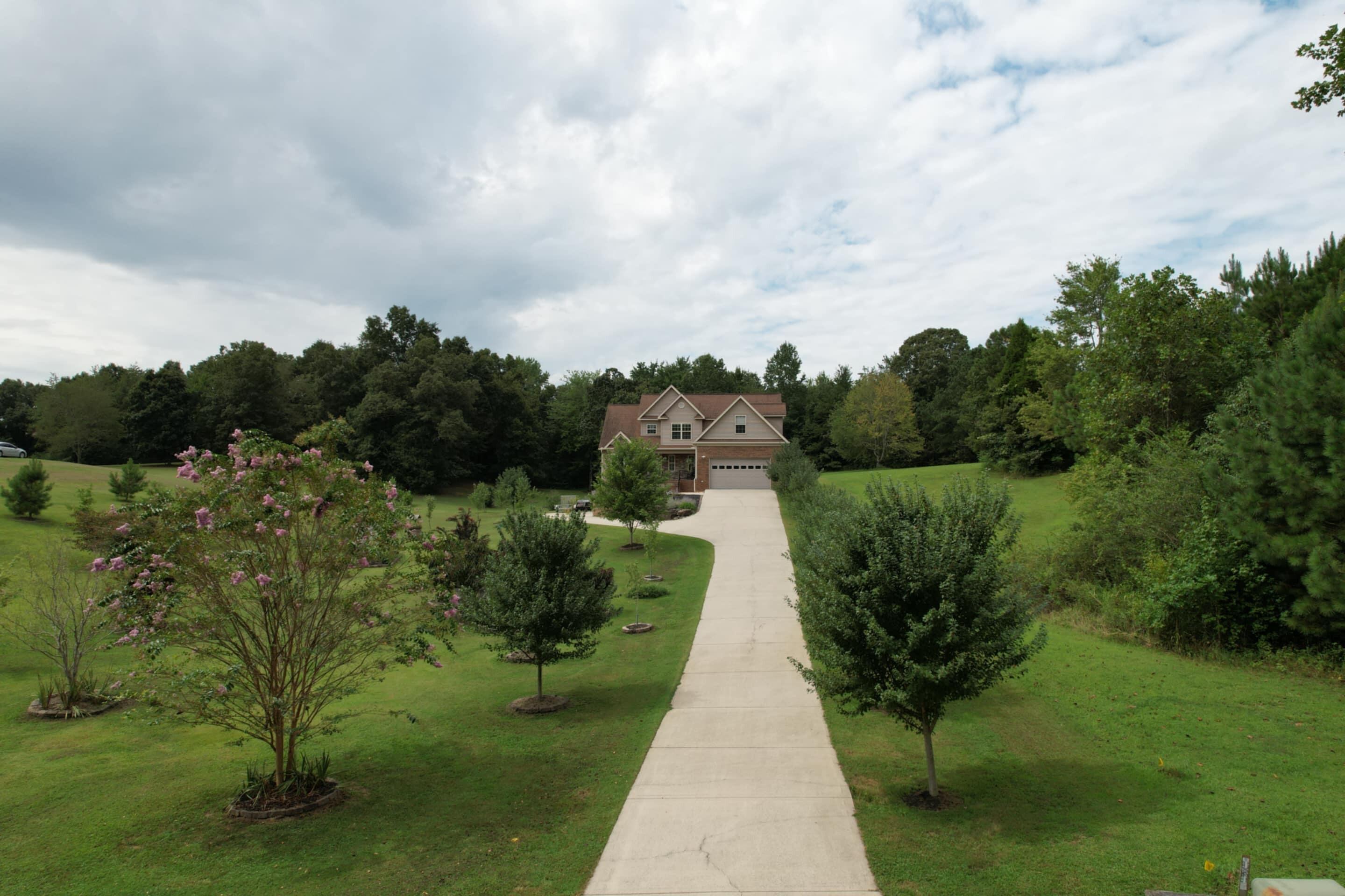 Spring City, Tennessee, 37381, United States, 4 Bedrooms Bedrooms, ,3 BathroomsBathrooms,Residential,For Sale,1927411