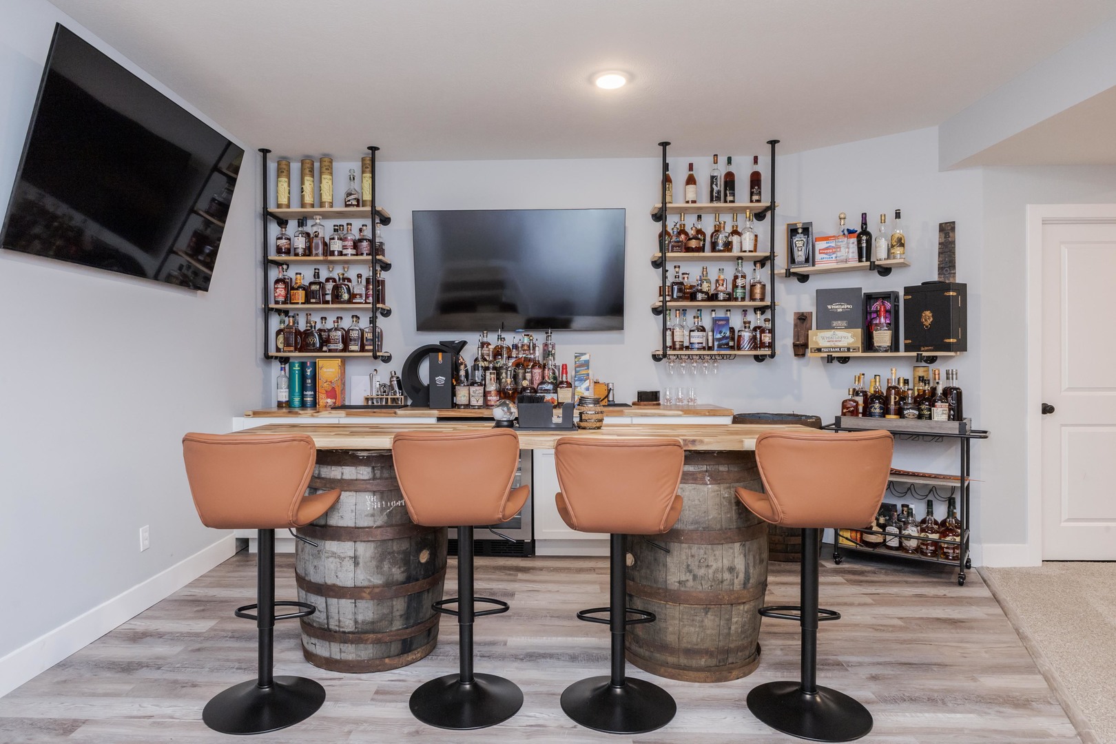 Bloomington, Illinois, 61705, United States, 4 Bedrooms Bedrooms, ,4 BathroomsBathrooms,Residential,For Sale,1996061