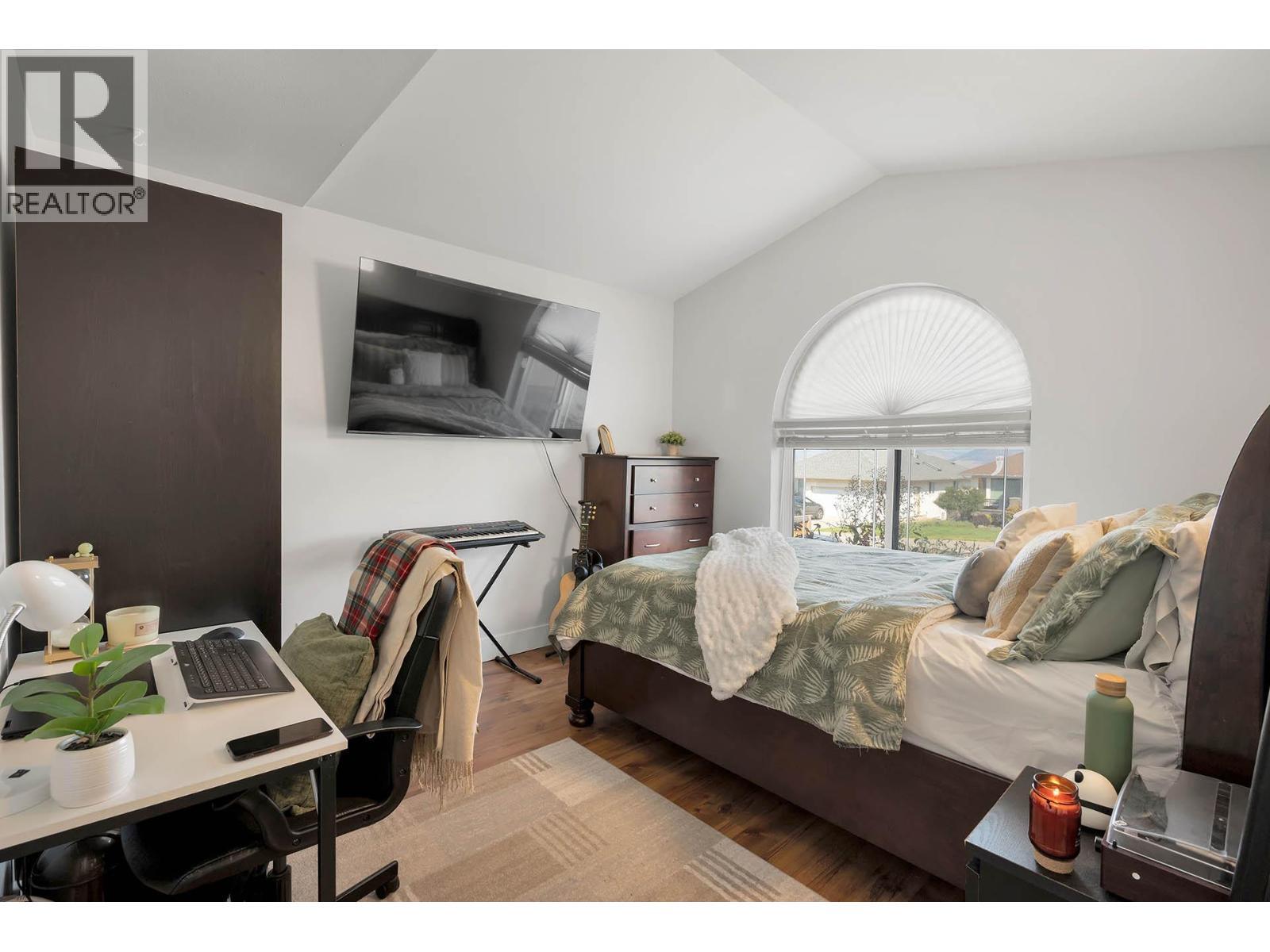 KAMLOOPS, British Columbia, V1S 1W2, CA, 6 Bedrooms Bedrooms, ,4 BathroomsBathrooms,Residential,For Sale,1950563