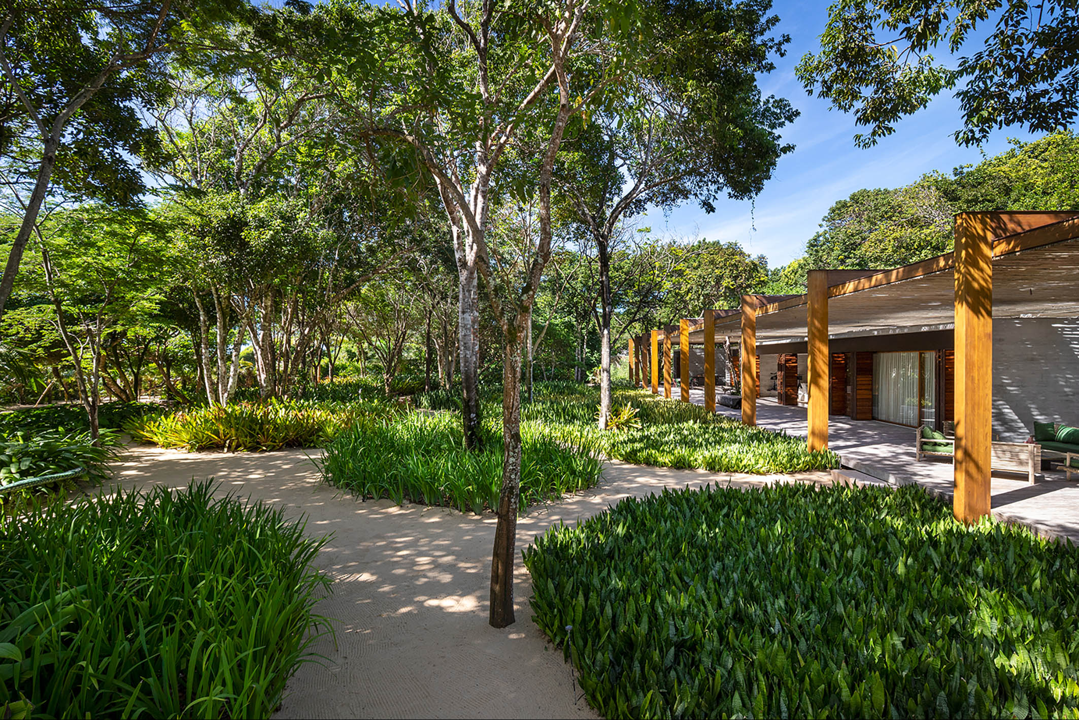  Seafront house by Marcio Kogan with seamless integration to the landscape - 物件實景