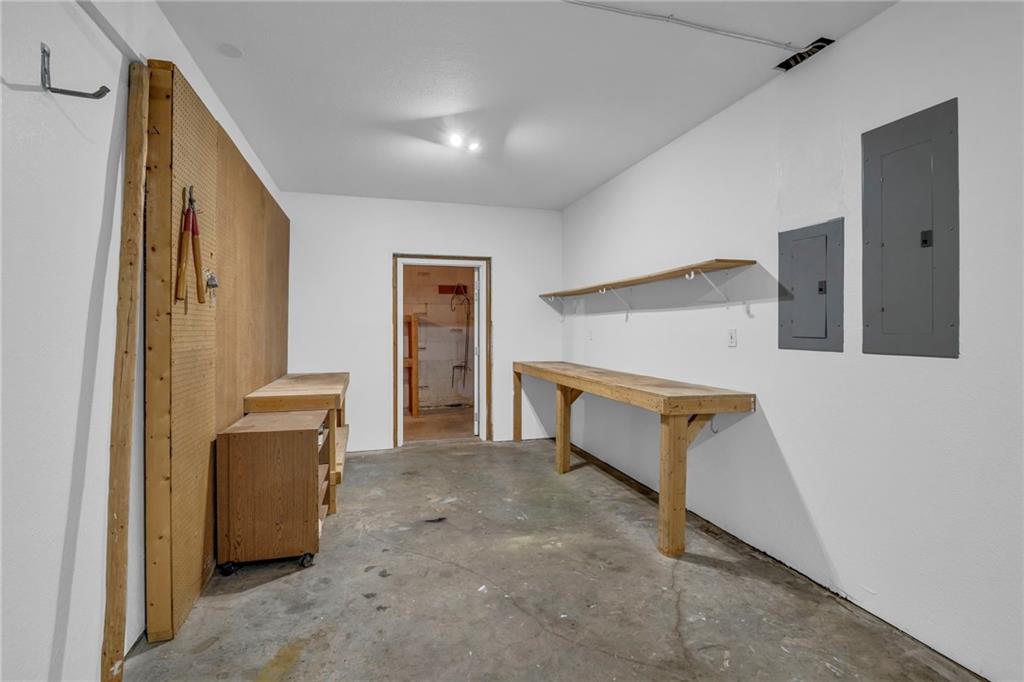 Lawrence, Kansas, 66049, United States, 5 Bedrooms Bedrooms, ,5 BathroomsBathrooms,Residential,For Sale,1848168