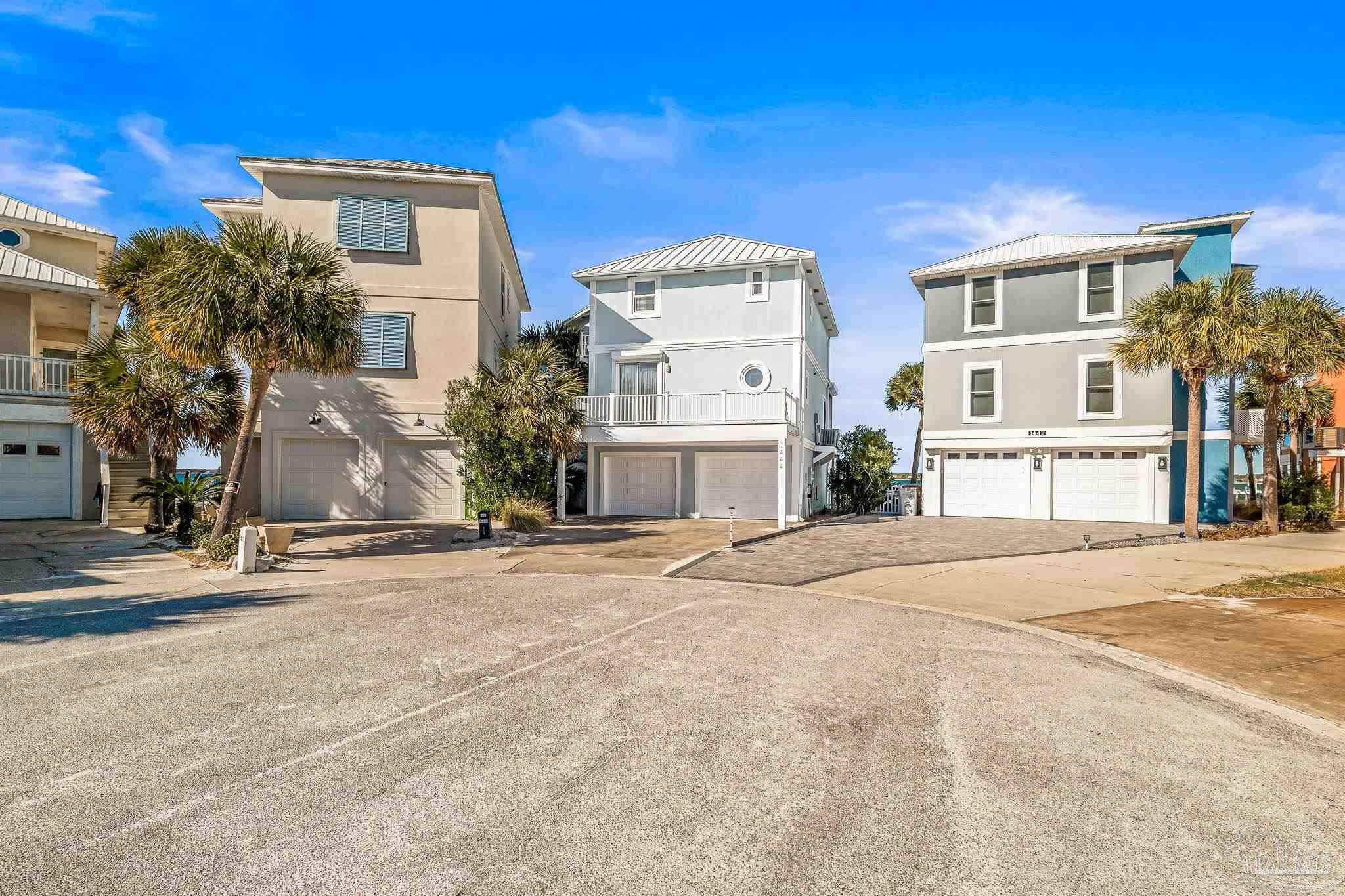 Navarre, Florida, 32566, United States, 5 Bedrooms Bedrooms, ,4 BathroomsBathrooms,Residential,For Sale,1980284