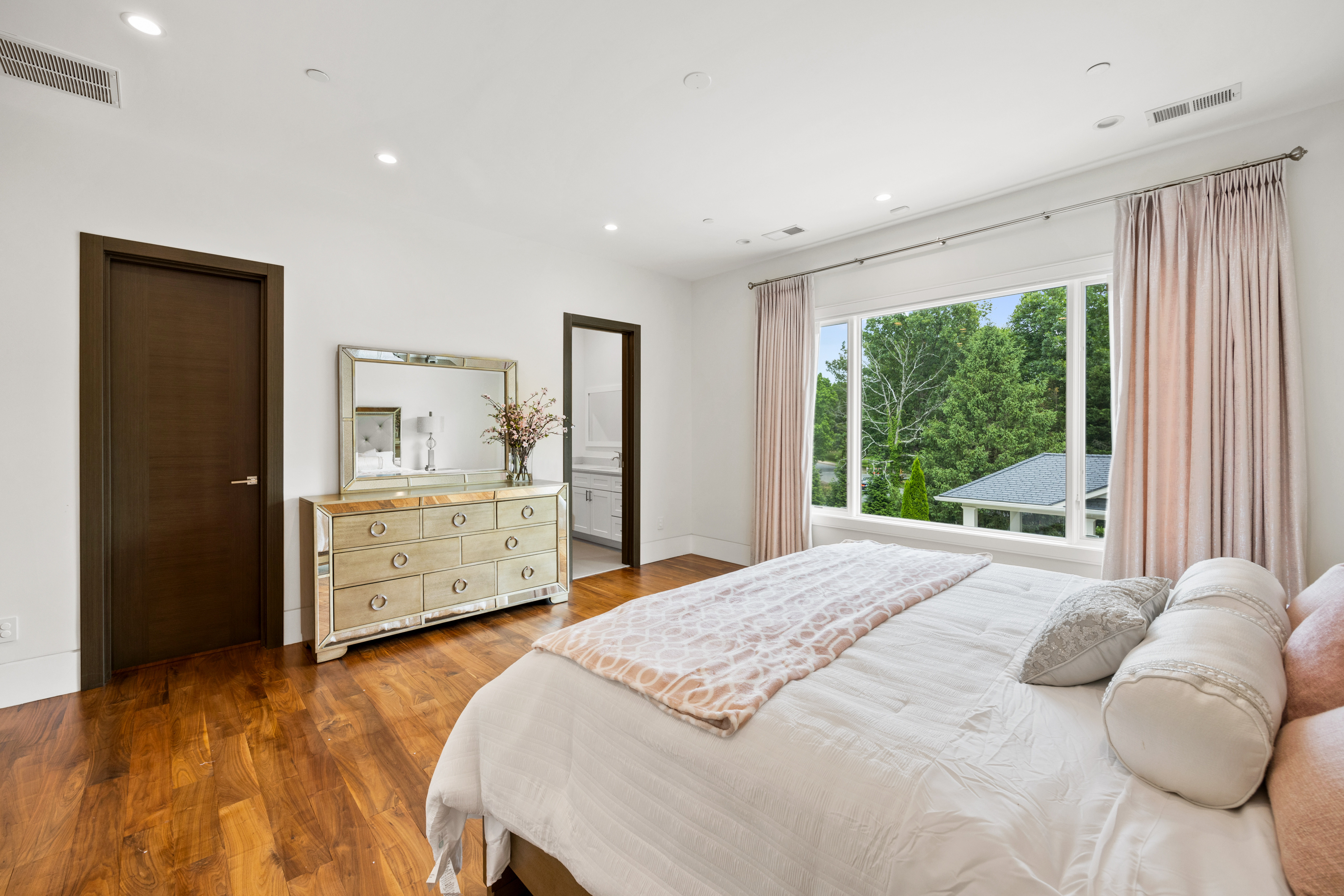  8880 Bradley Boulevard, Bethesda, MD, 20817 - 物件實景