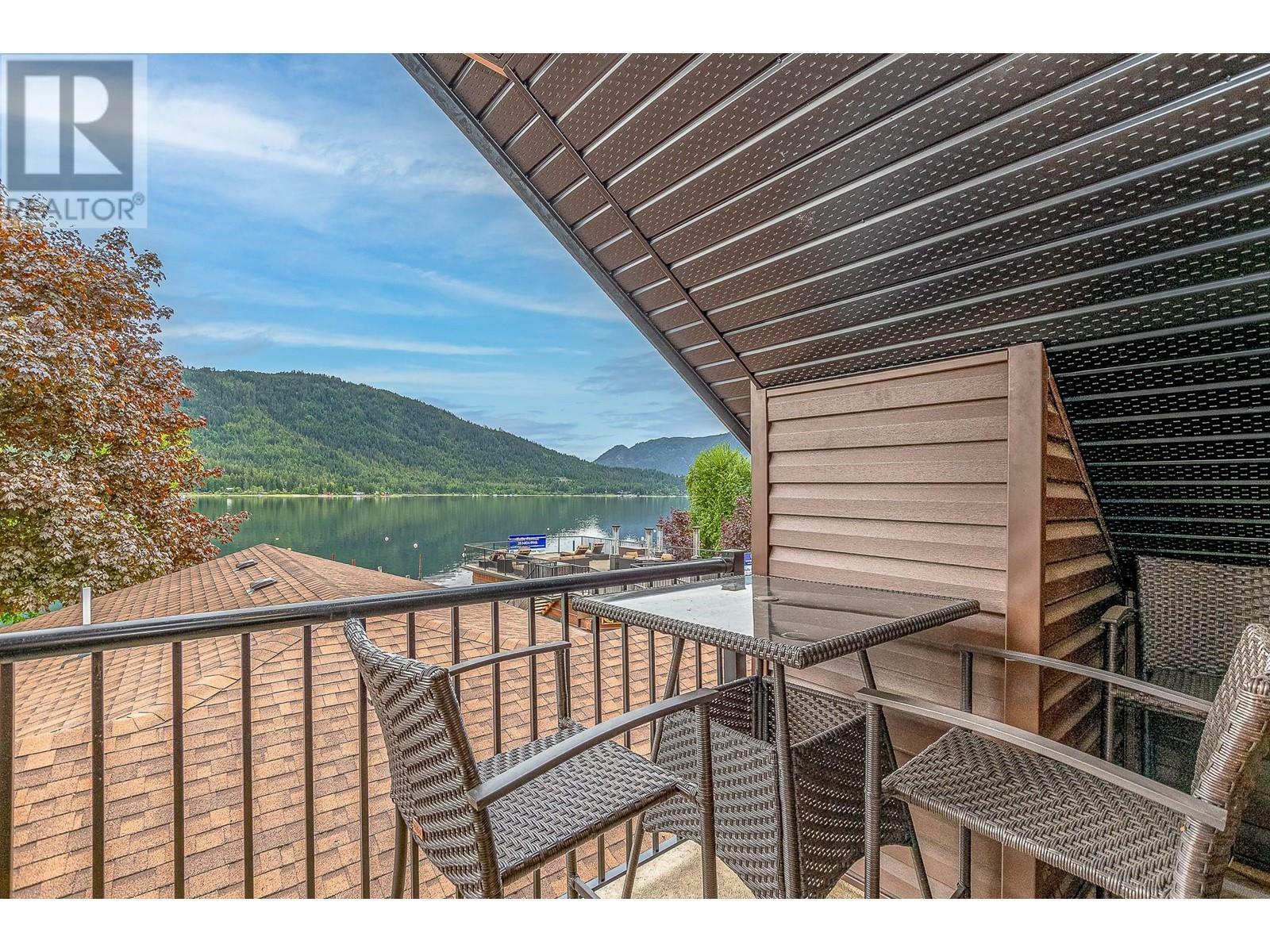 SICAMOUS, British Columbia, V0E 2V1, CA, 3 Bedrooms Bedrooms, ,3 BathroomsBathrooms,Residential,For Sale,1837122