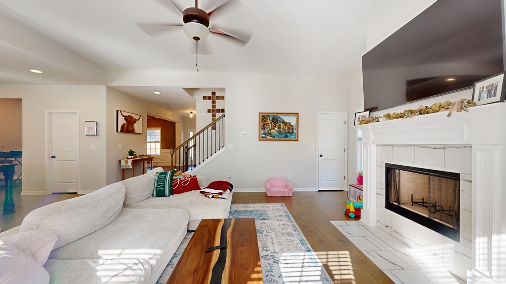 Cataula, Georgia, 31804, United States, 5 Bedrooms Bedrooms, ,5 BathroomsBathrooms,Residential,For Sale,1996944