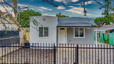 Los Angeles, California, 90003, United States, 5 Bedrooms Bedrooms, ,Residential,For Sale,1879445