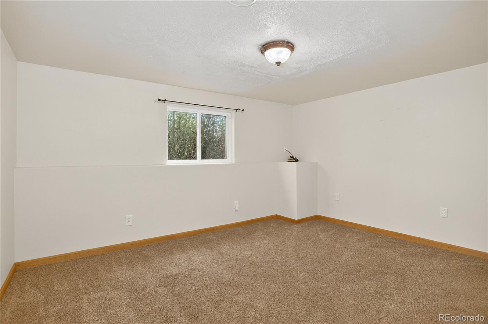 Byers, Colorado, 80103, United States, 5 Bedrooms Bedrooms, ,4 BathroomsBathrooms,Residential,For Sale,1896290