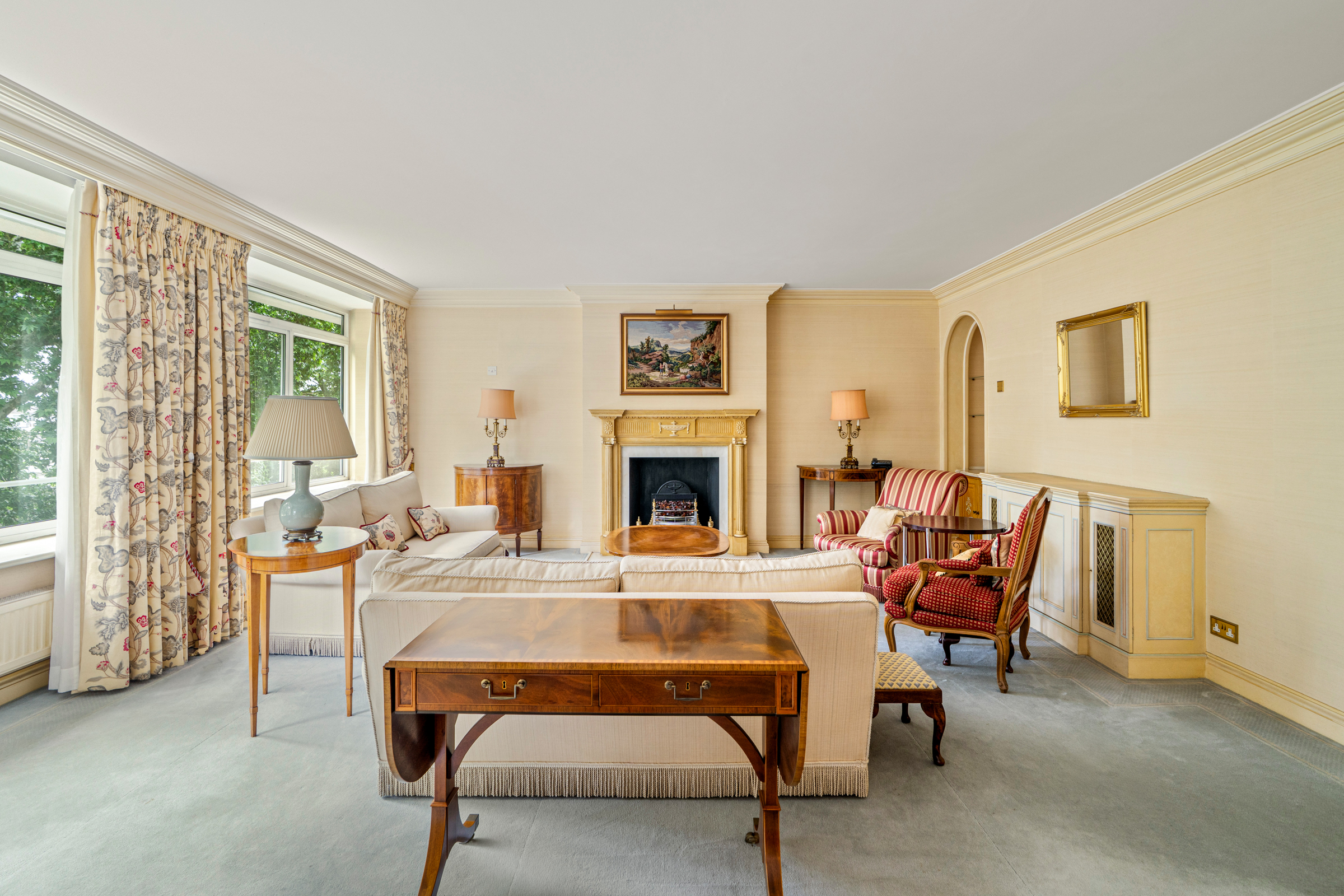  Gloucester Square Grandeur with Exceptional Potential - 物件實景