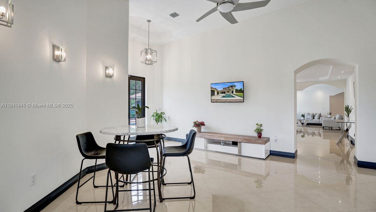 Davie, Florida, 33330, United States, 5 Bedrooms Bedrooms, ,5 BathroomsBathrooms,Residential,For Sale,1896833