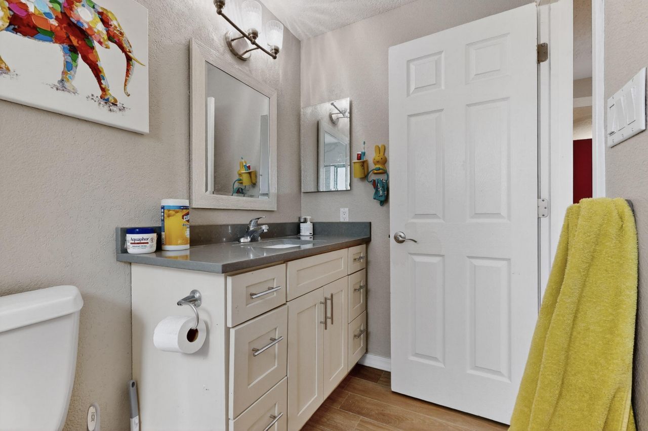 Albuquerque, New Mexico, 87122, United States, 5 Bedrooms Bedrooms, ,5 BathroomsBathrooms,Residential,For Sale,1933221