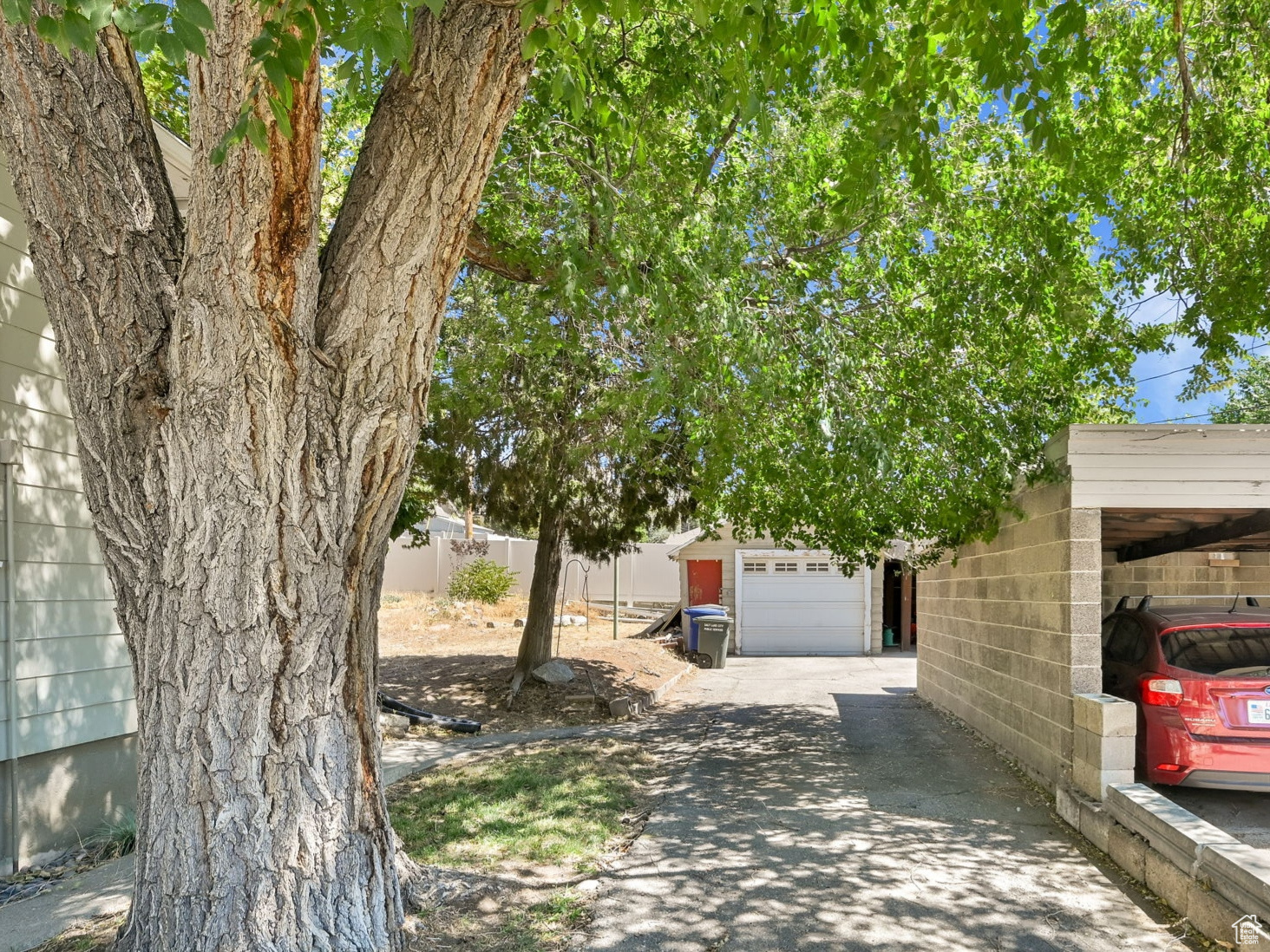 Salt Lake City, Utah, 84103, United States, 3 Bedrooms Bedrooms, ,2 BathroomsBathrooms,Residential,For Sale,1925078
