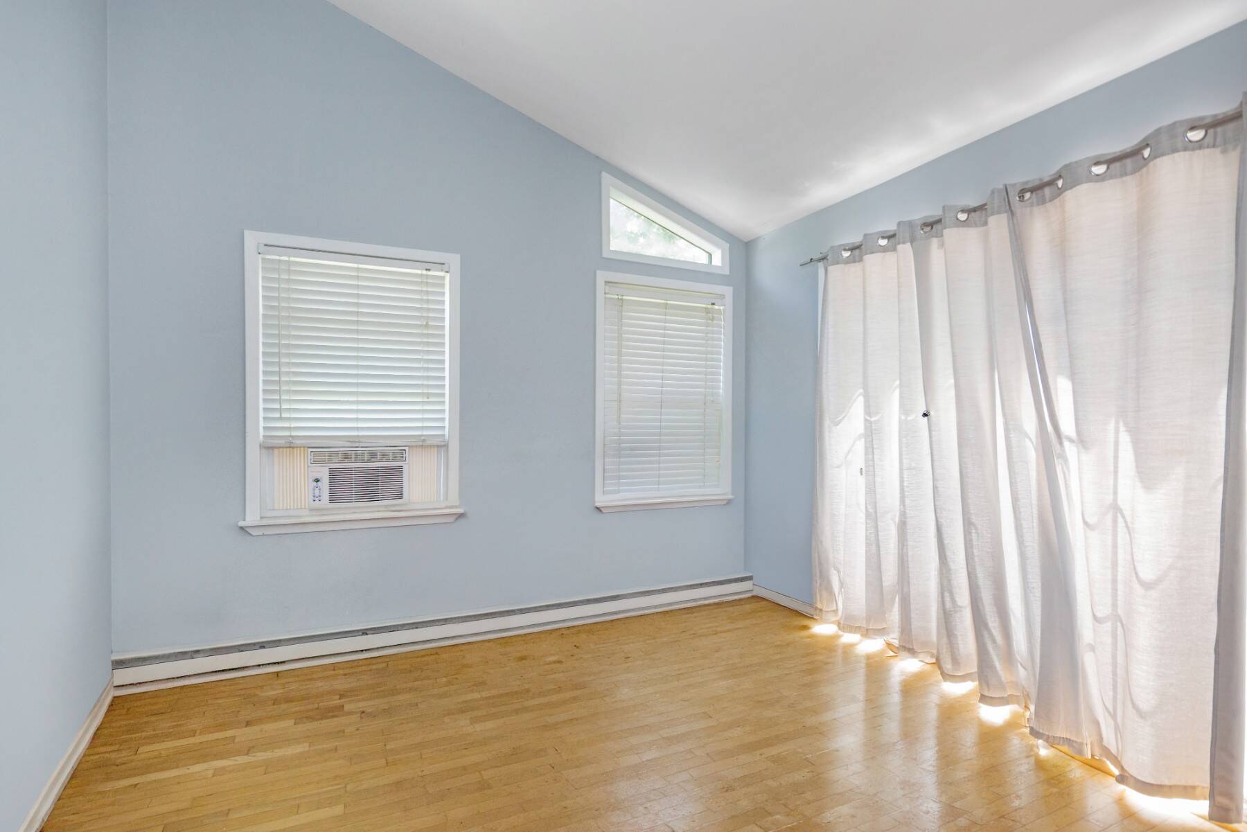  Beautiful Manor Lane Property in Springs - 物件實景