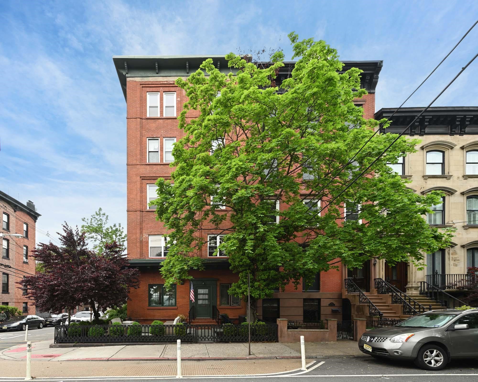 Hoboken, New Jersey, 07030, United States, 3 Bedrooms Bedrooms, ,2 BathroomsBathrooms,Residential,For Sale,1992092